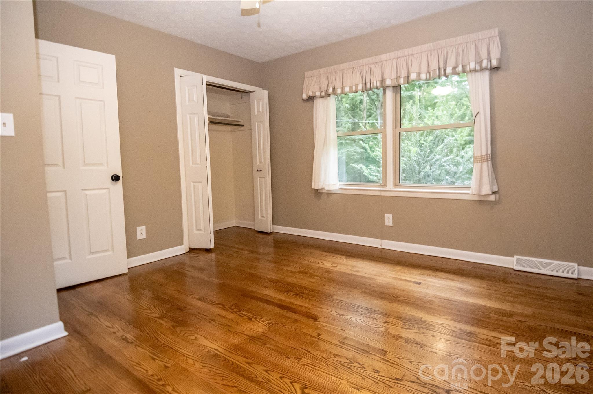 Single Family Residence at 204 Sherwood Place, Morganton, photo 22 of 31