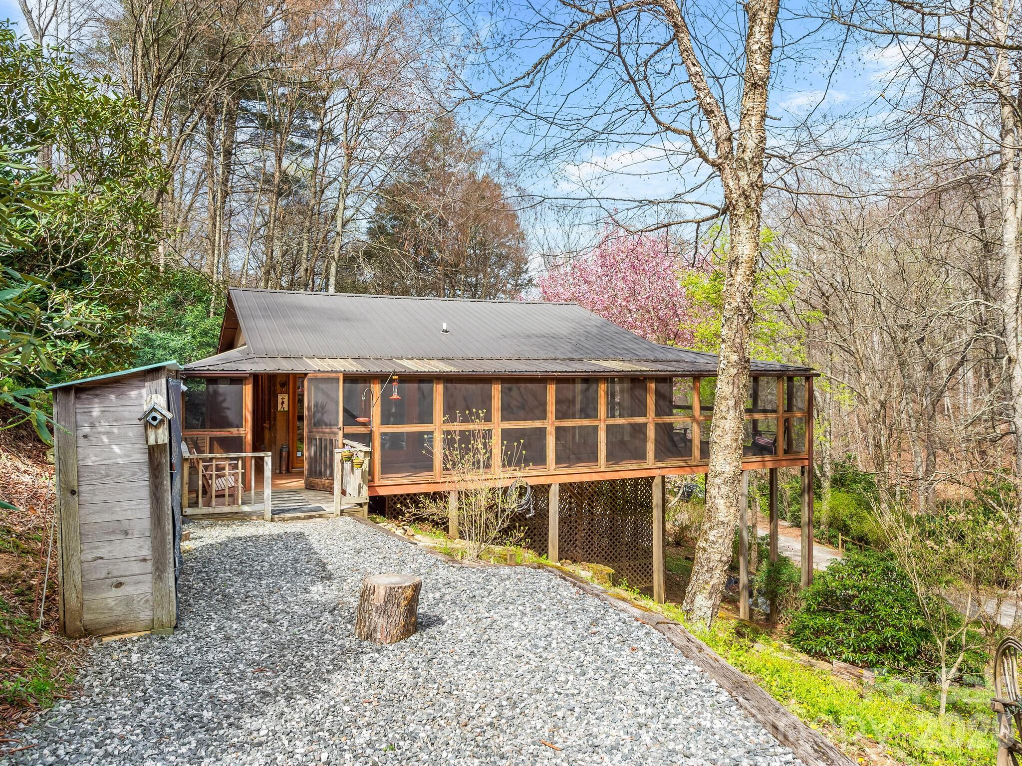 Nice level entry - 70 Fox Run, Hot Springs