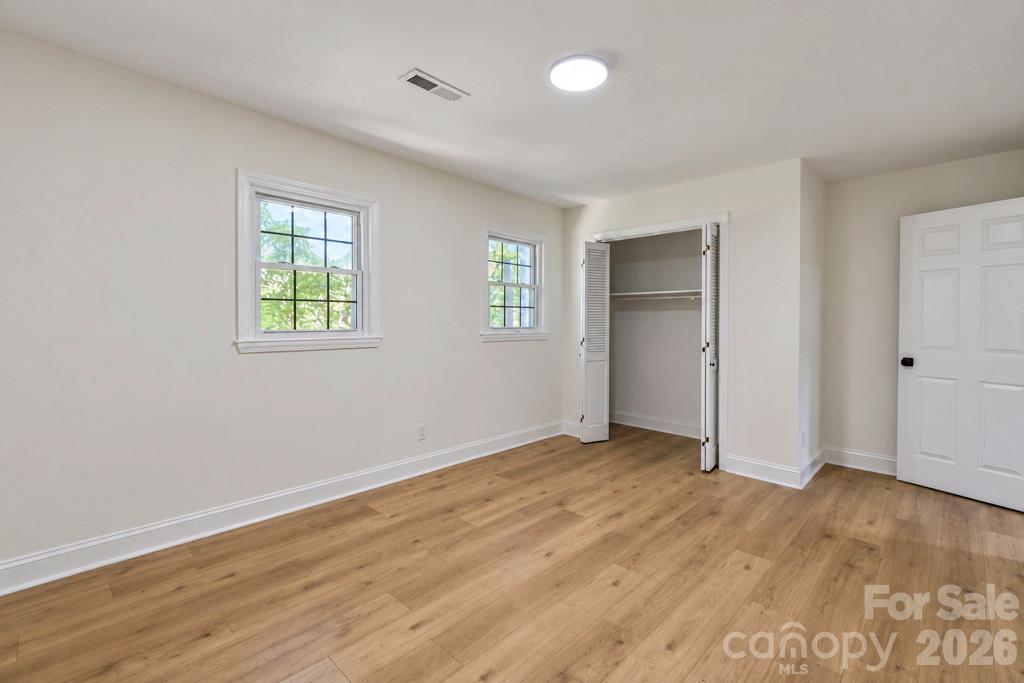 Single Family Residence at 607 Willow Lane, Harrisburg, photo 18 of 27