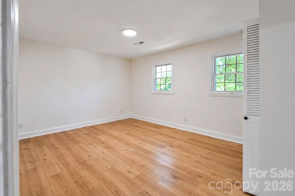 Single Family Residence at 607 Willow Lane, Harrisburg, photo 19 of 27