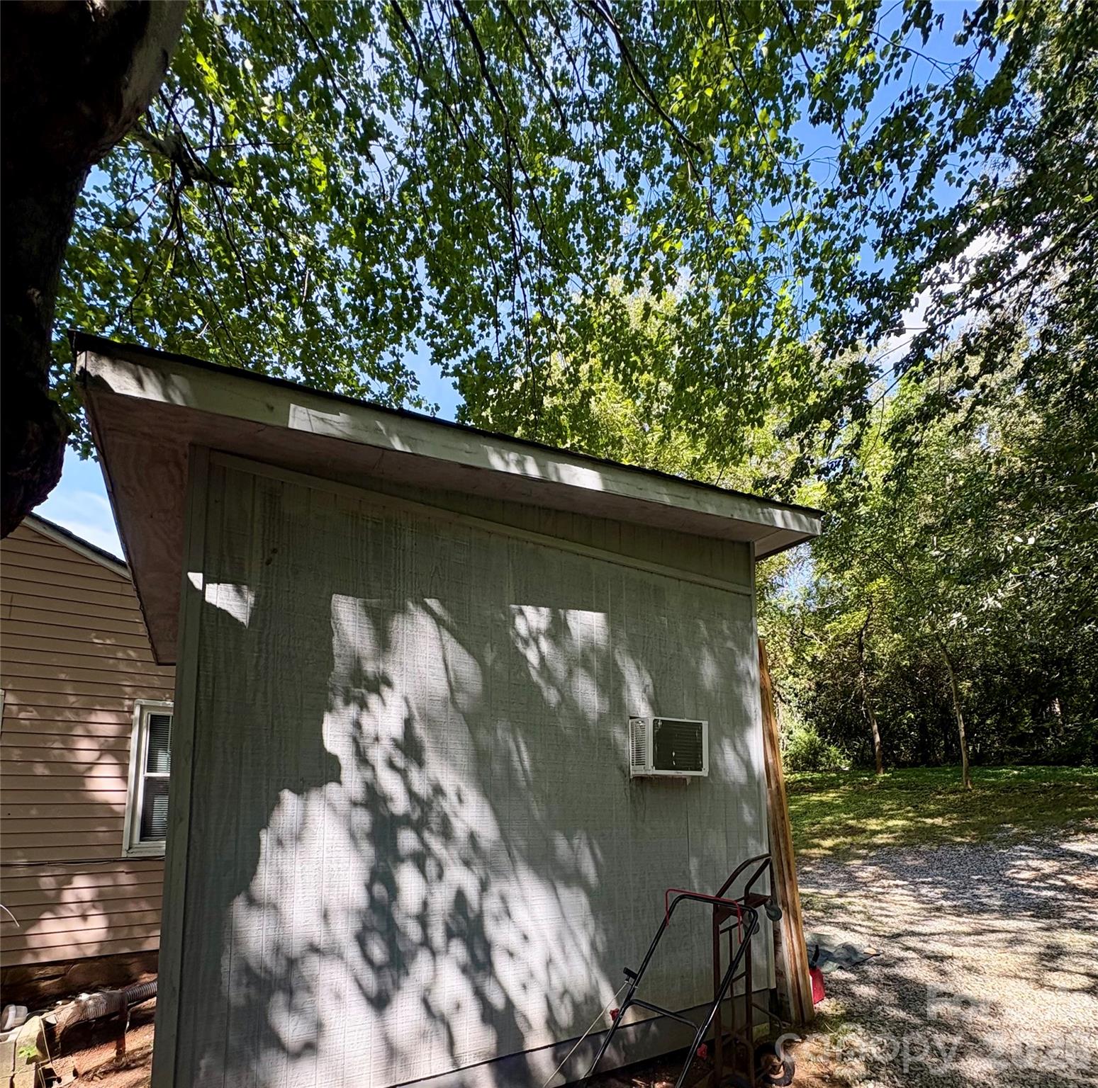 Single Family Residence at 228 Westbrook Street, Lenoir, photo 3 of 18
