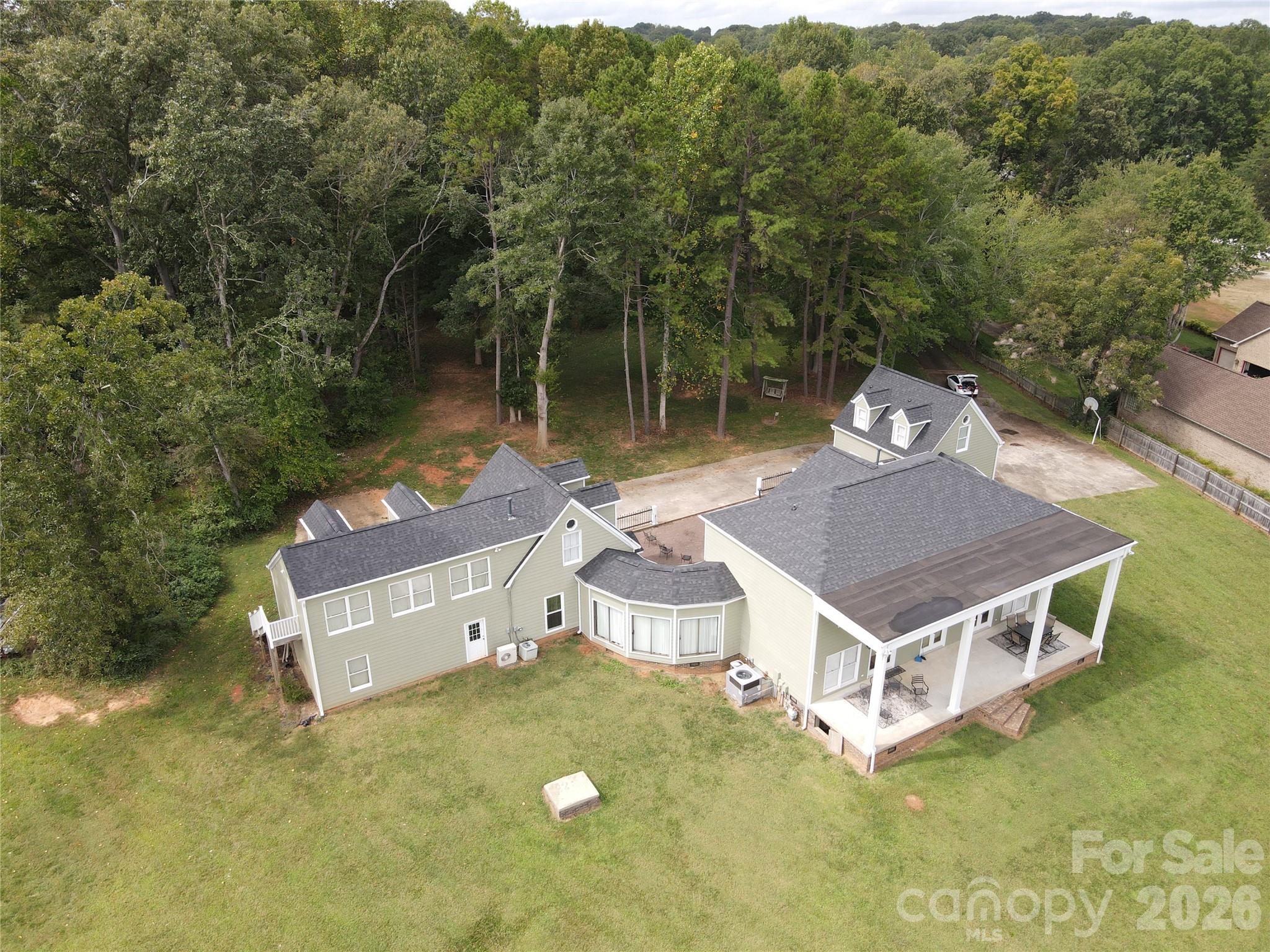 Single Family Residence at 2111 Windermere Lane, Shelby, photo 3 of 37