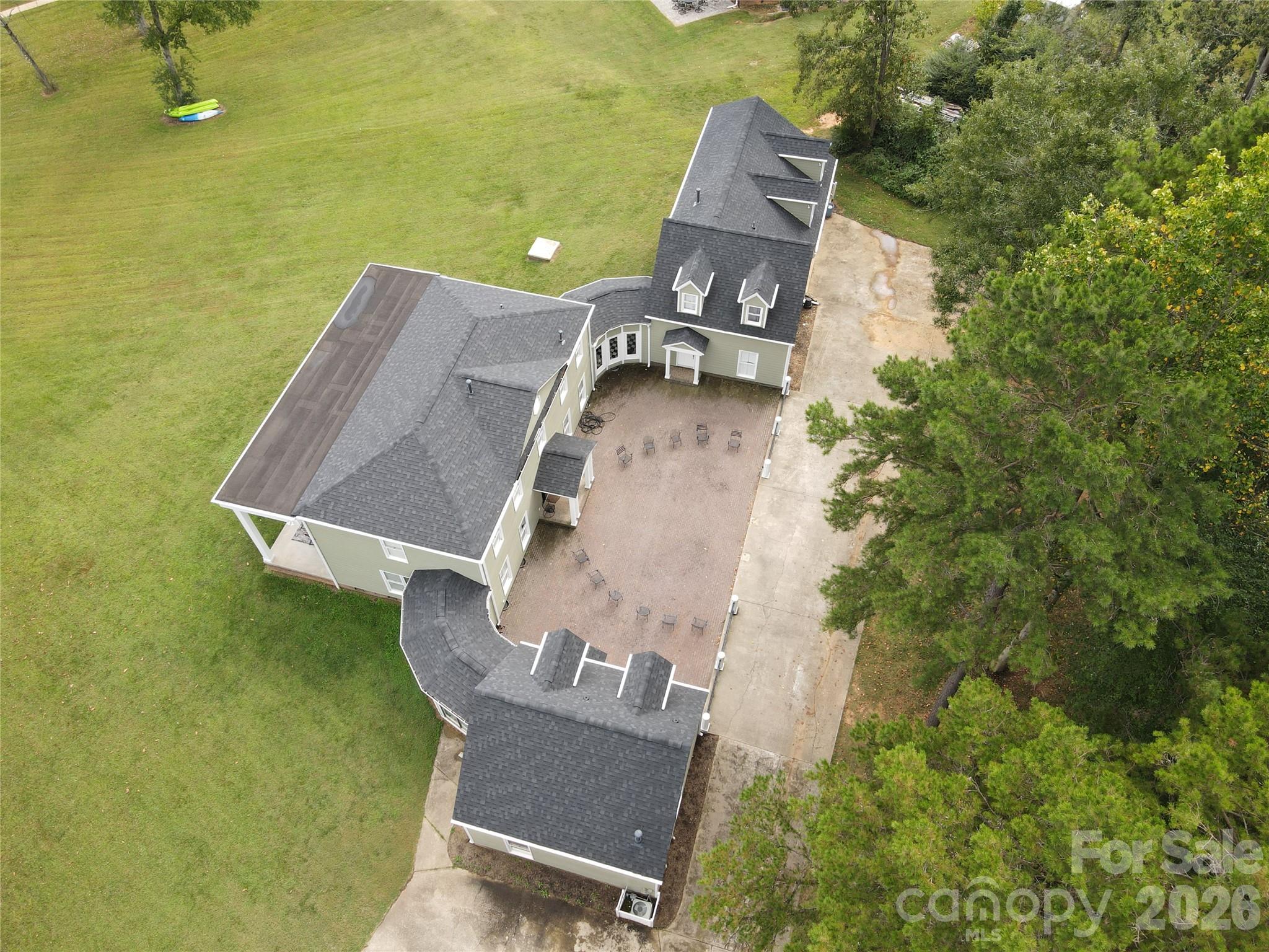 Single Family Residence at 2111 Windermere Lane, Shelby, photo 7 of 37