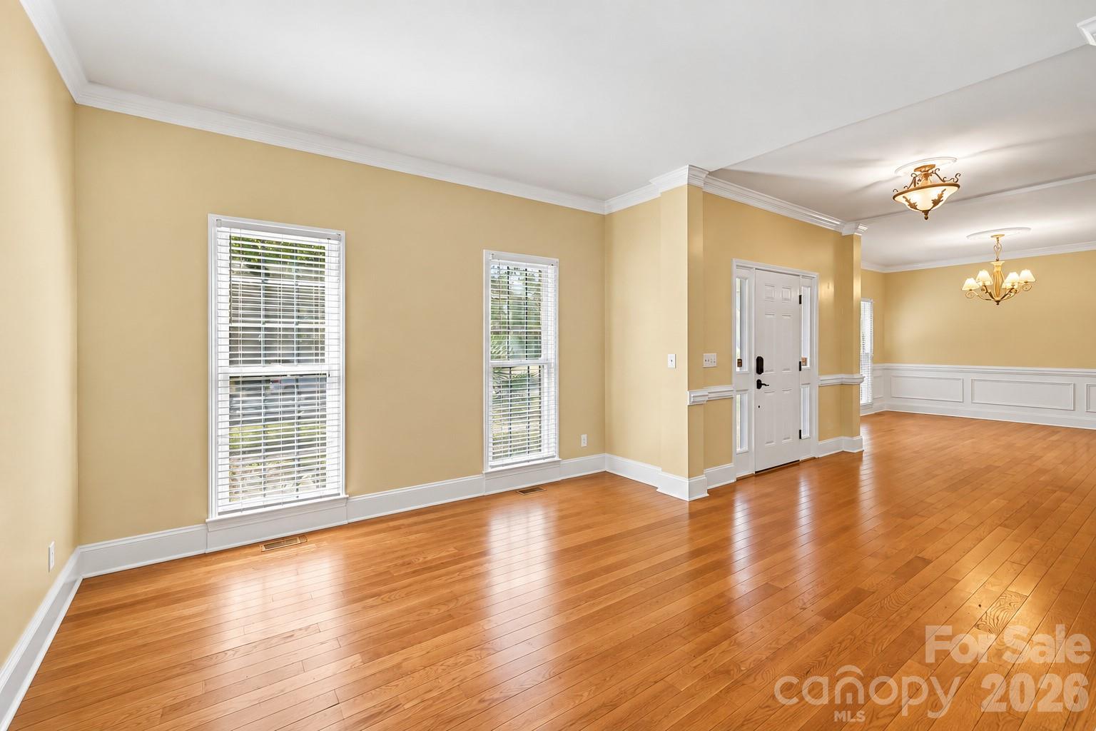 Single Family Residence at 10409 Persimmon Creek Drive, Mint Hill, photo 4 of 38