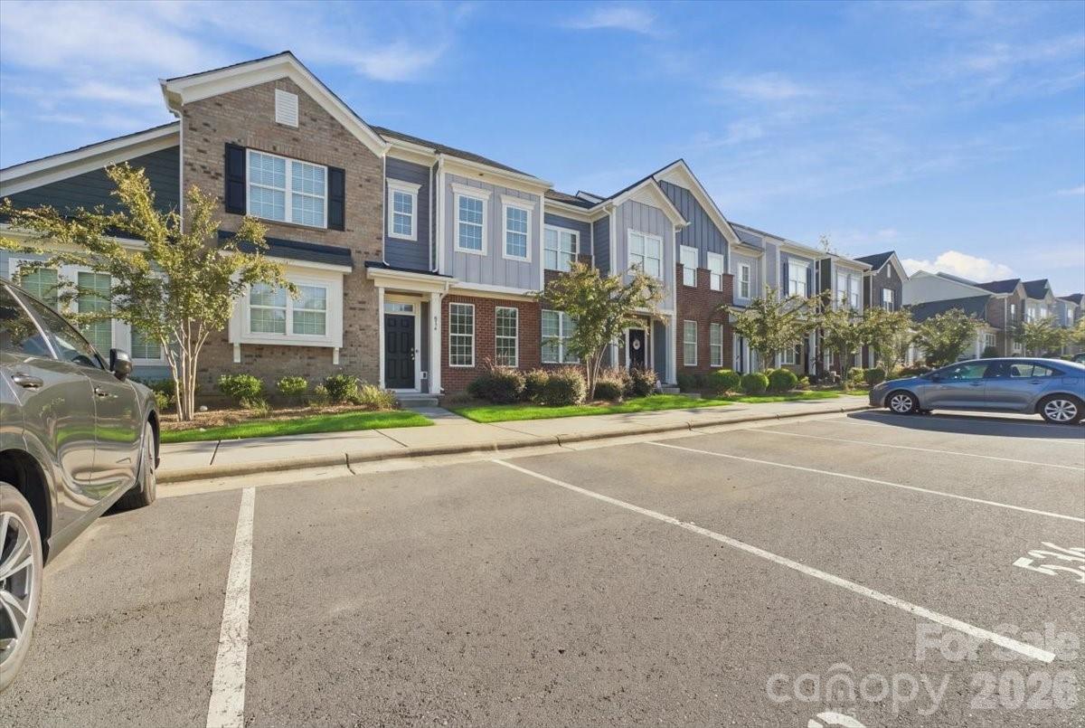 Townhouse at 536 Dorman Street, Belmont, photo 6 of 41
