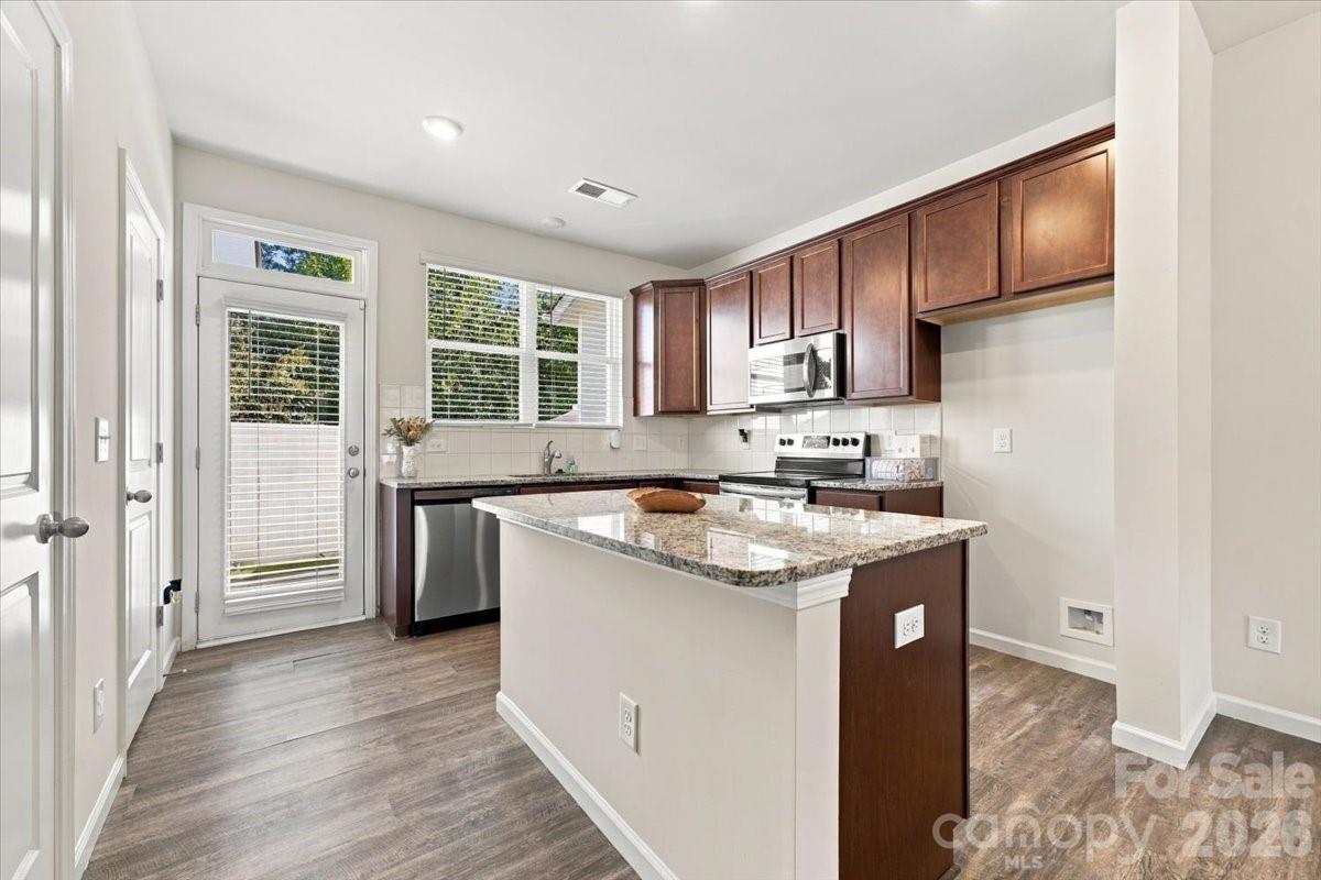 Townhouse at 536 Dorman Street, Belmont, photo 14 of 41