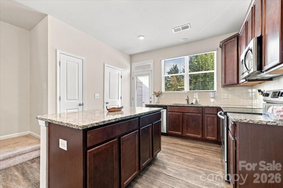 Townhouse at 536 Dorman Street, Belmont, photo 15 of 41