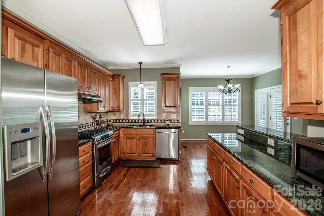Spacious Kitchen - 16908 Hampton Crossing Drive, Huntersville