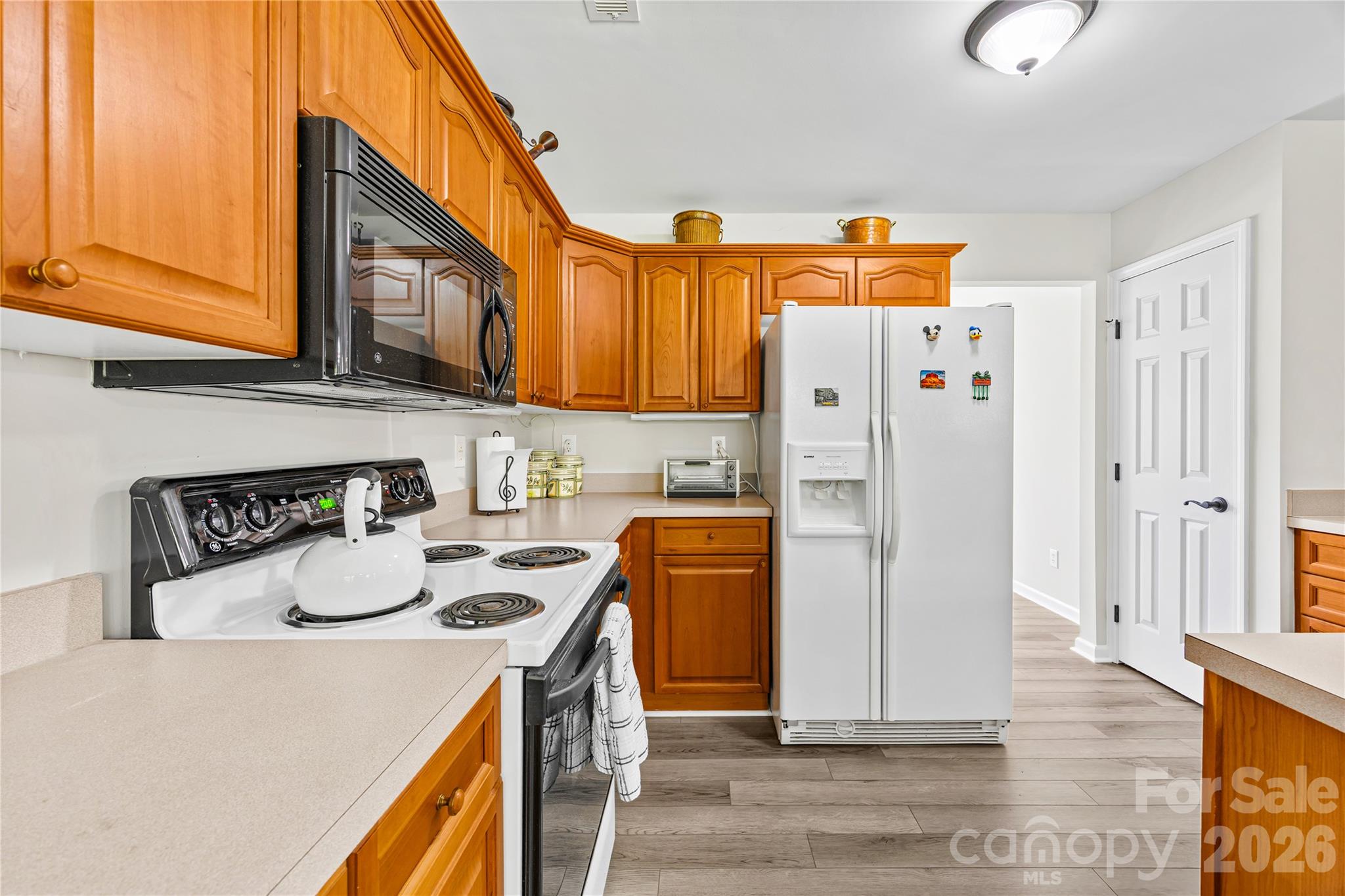 Cherry Cabinets - 13615 Edgetree Drive, Pineville
