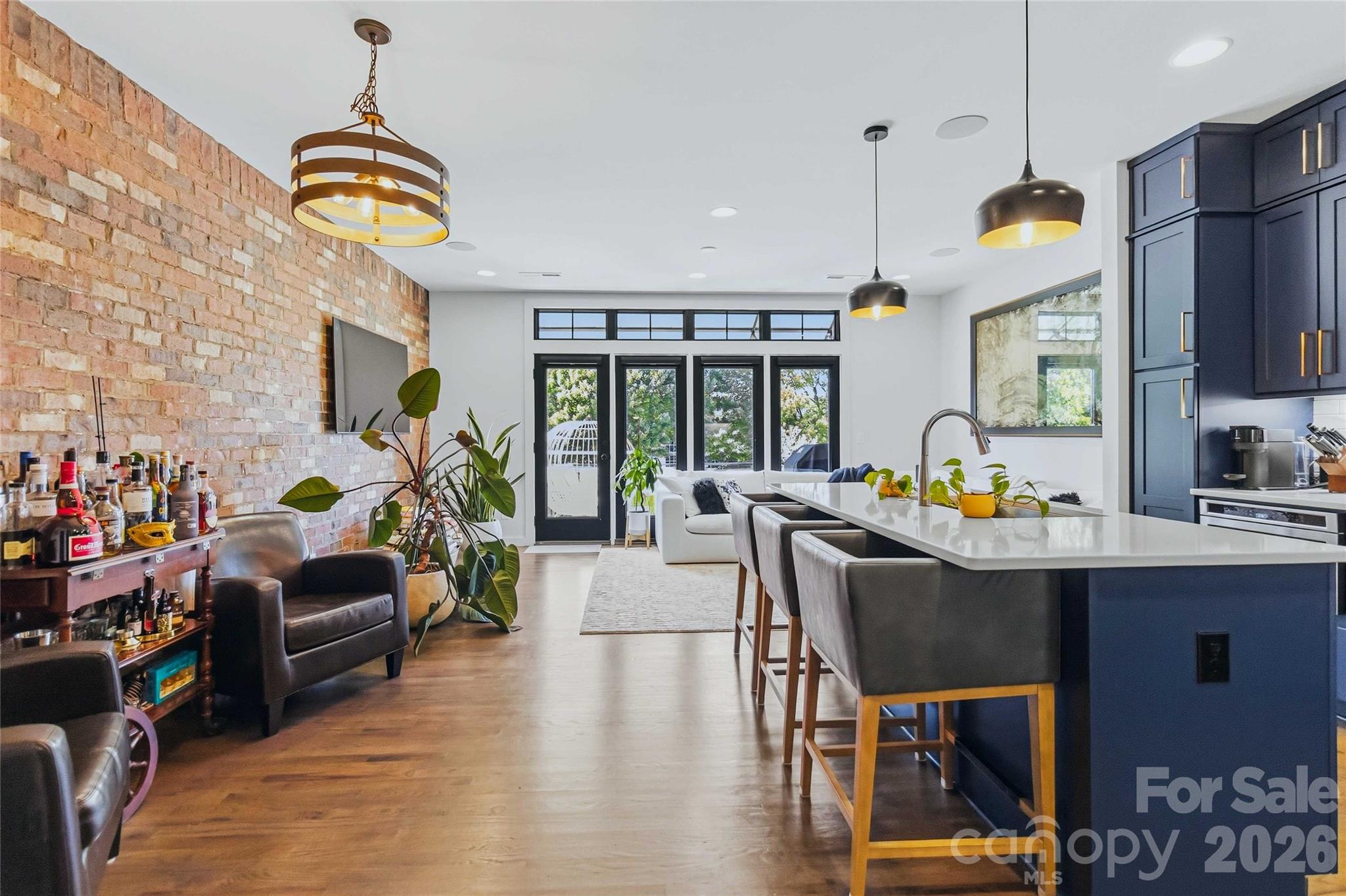 416 E 33rd Street