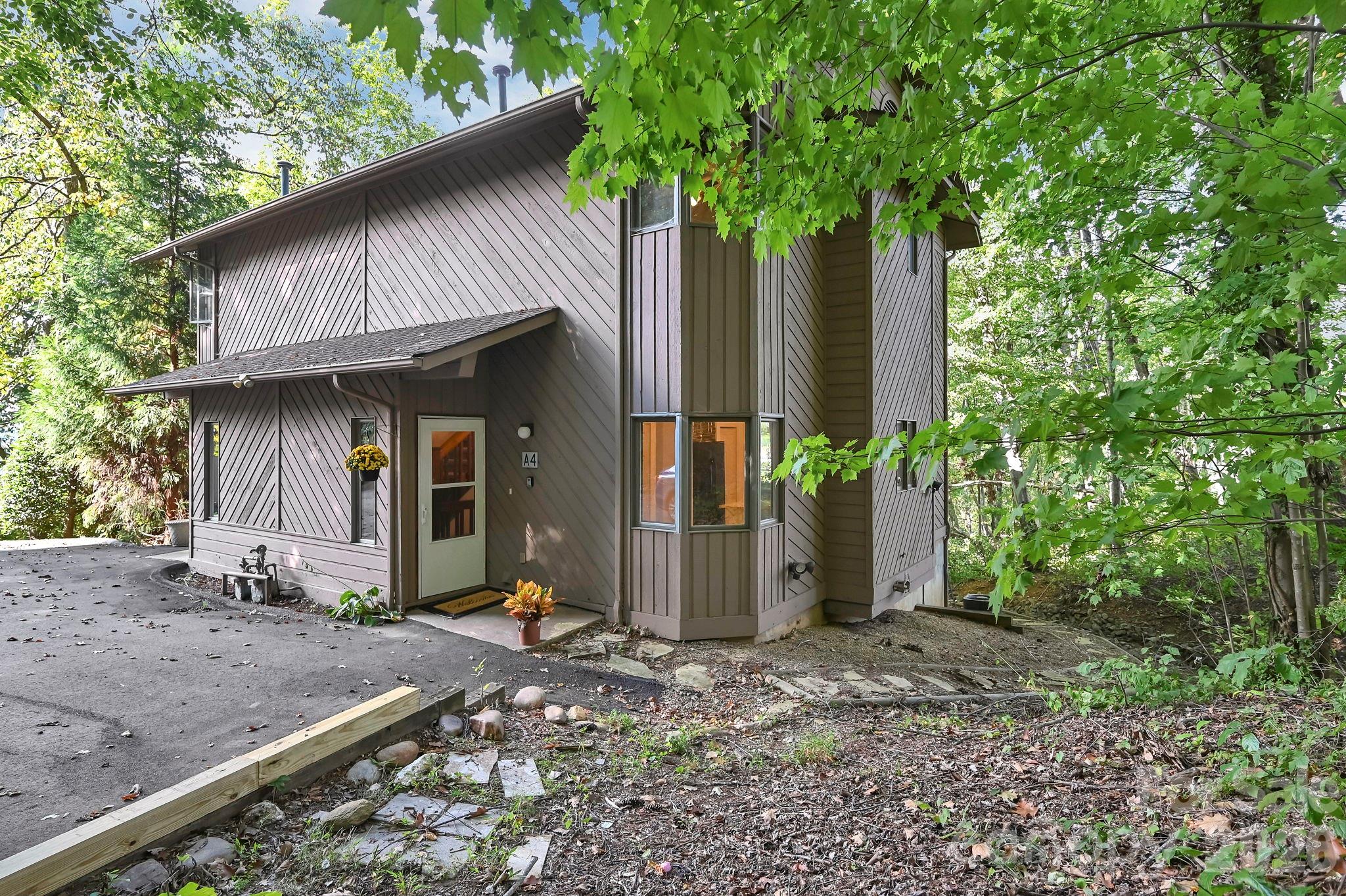 305 Piney Mountain Drive