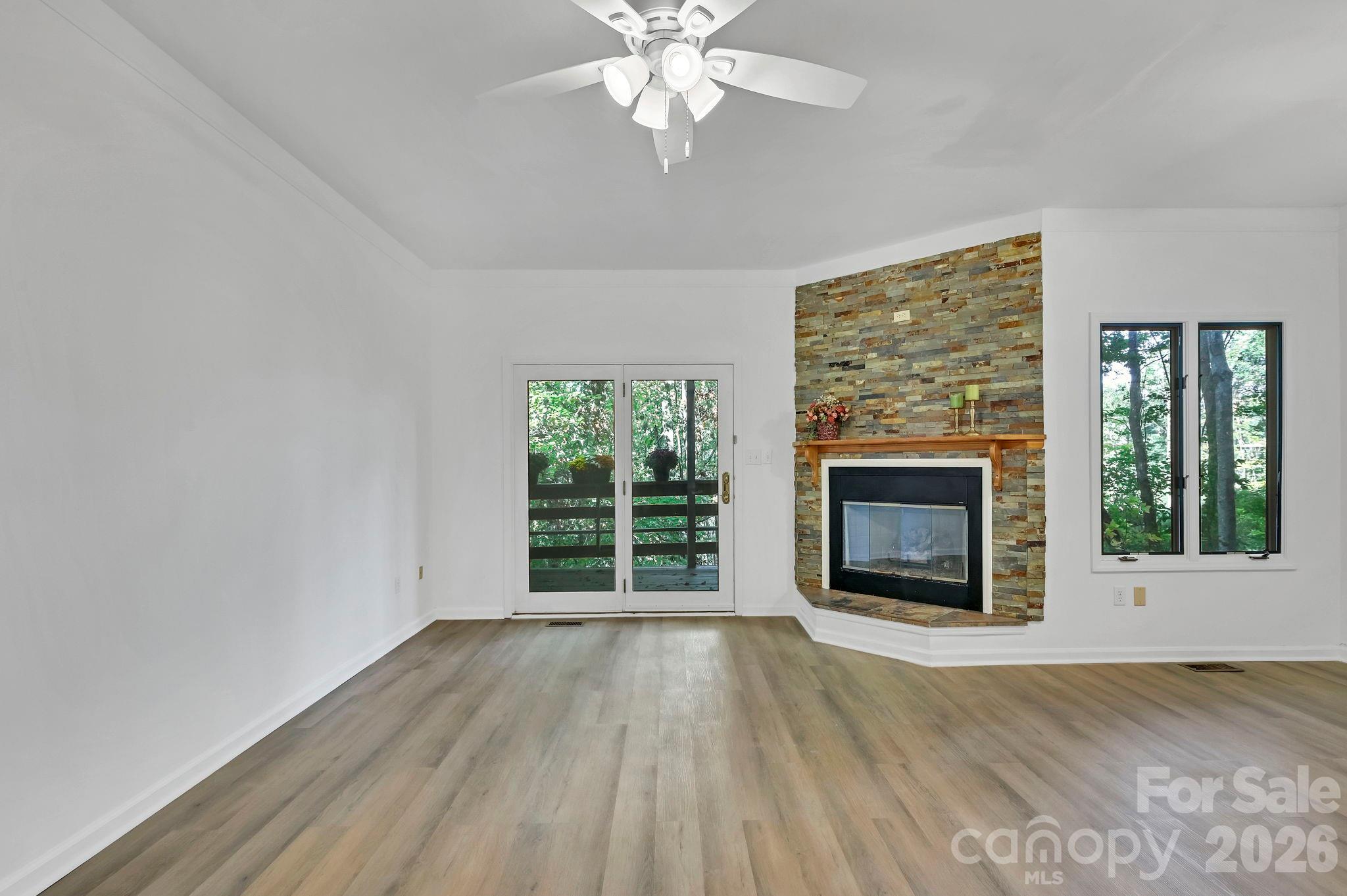 Condominium at 305 Piney Mountain Drive, Asheville, photo 3 of 18