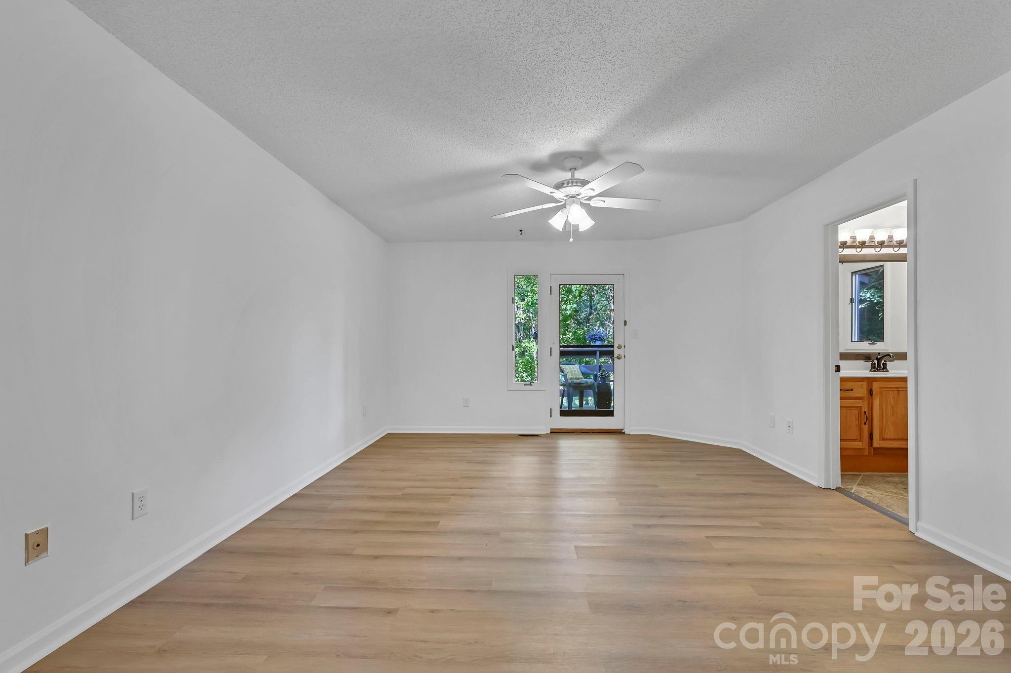 Condominium at 305 Piney Mountain Drive, Asheville, photo 11 of 18