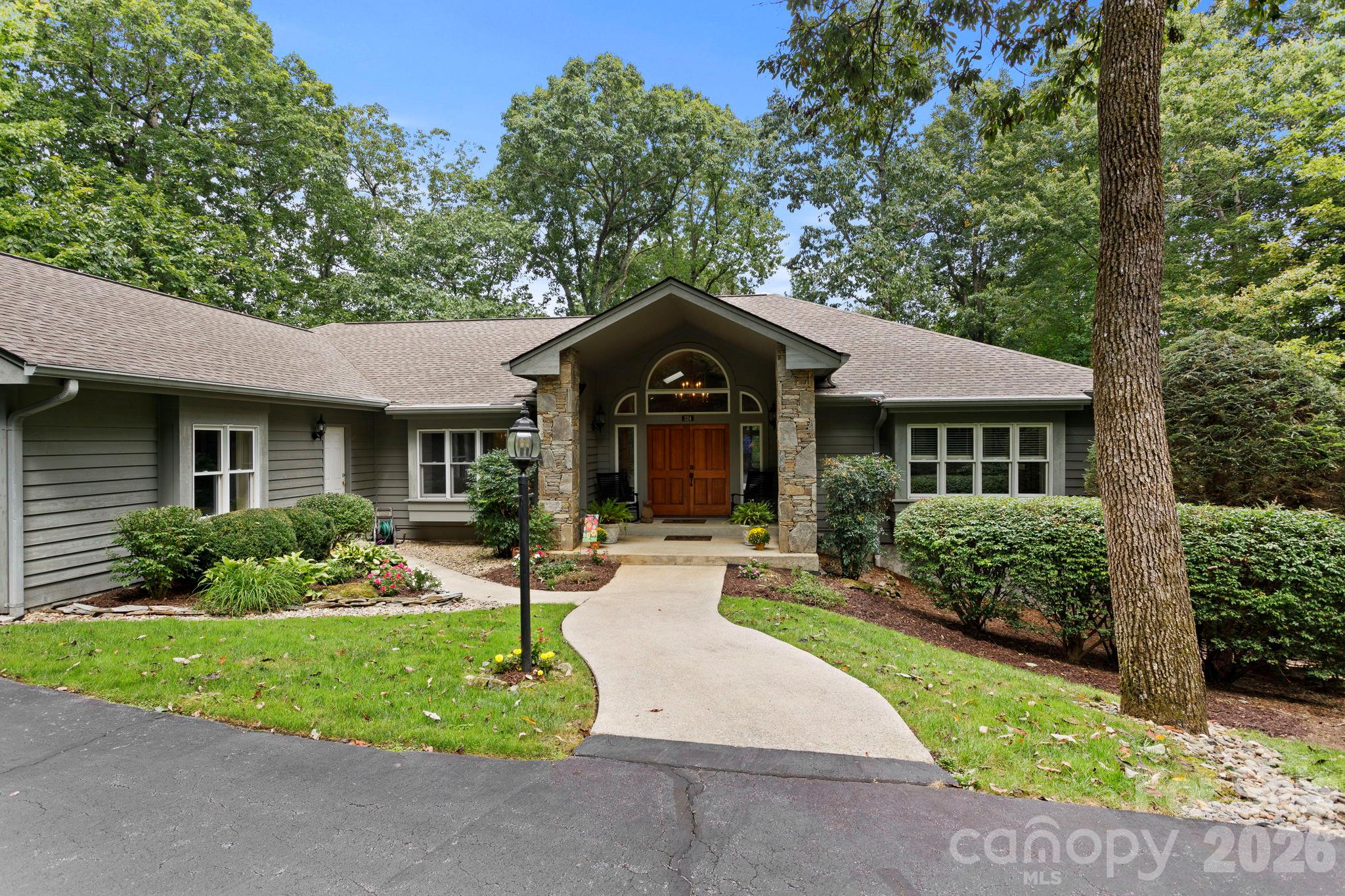 324 Kenmure Drive