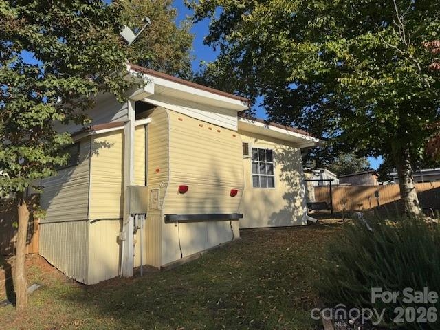 Single Family Residence at 314 Lake Tillery Trail, Mount Gilead, photo 6 of 18