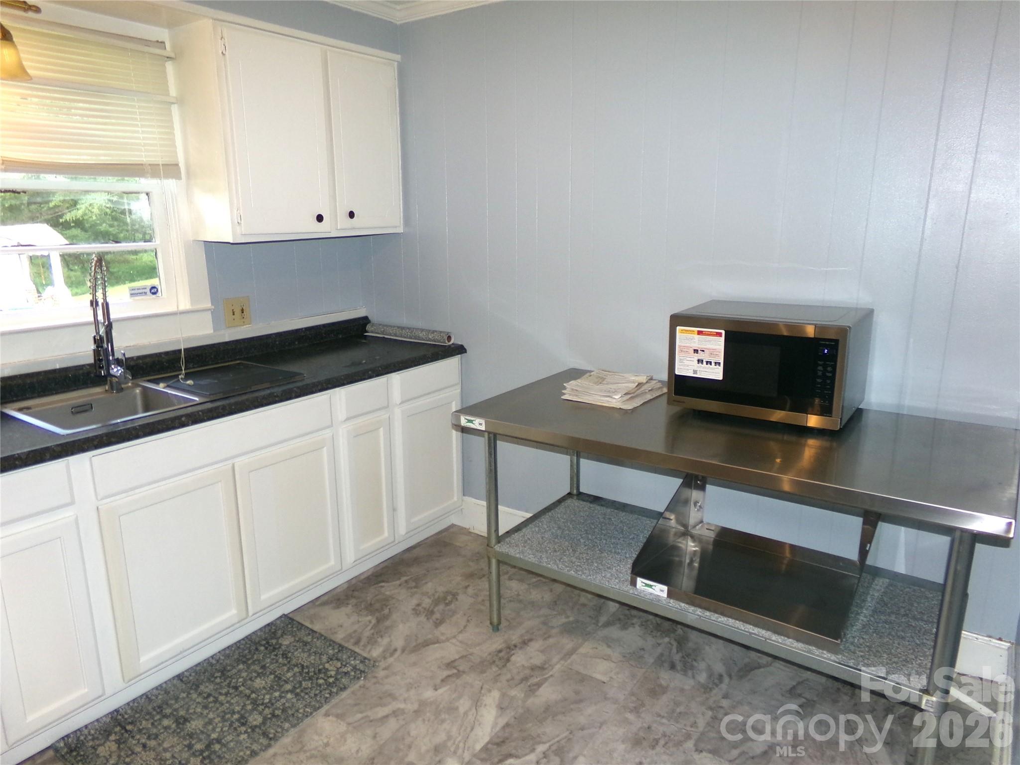 Kitchen with all appliances - 306 Dunlap Street, Albemarle