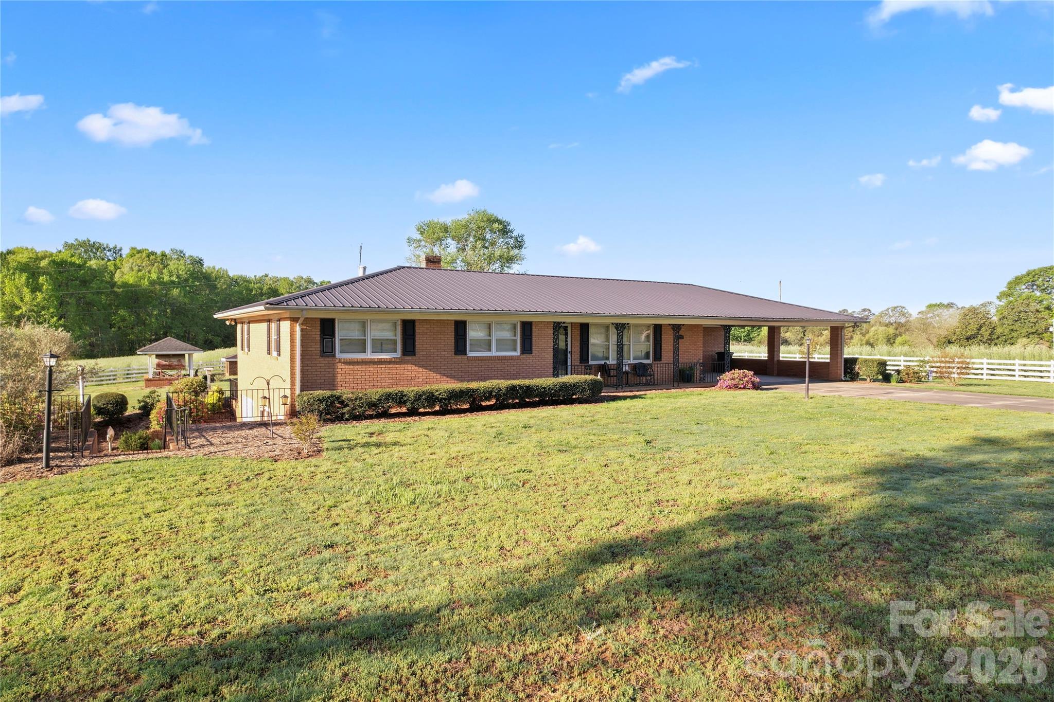 Front - 36984 B&C Carter Road, New London