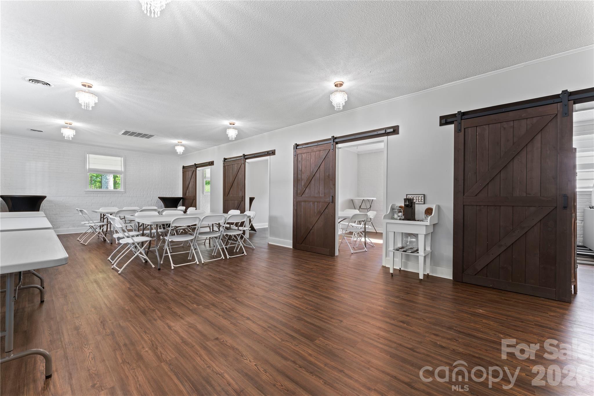 Interior main room - 36984 B&C Carter Road, New London