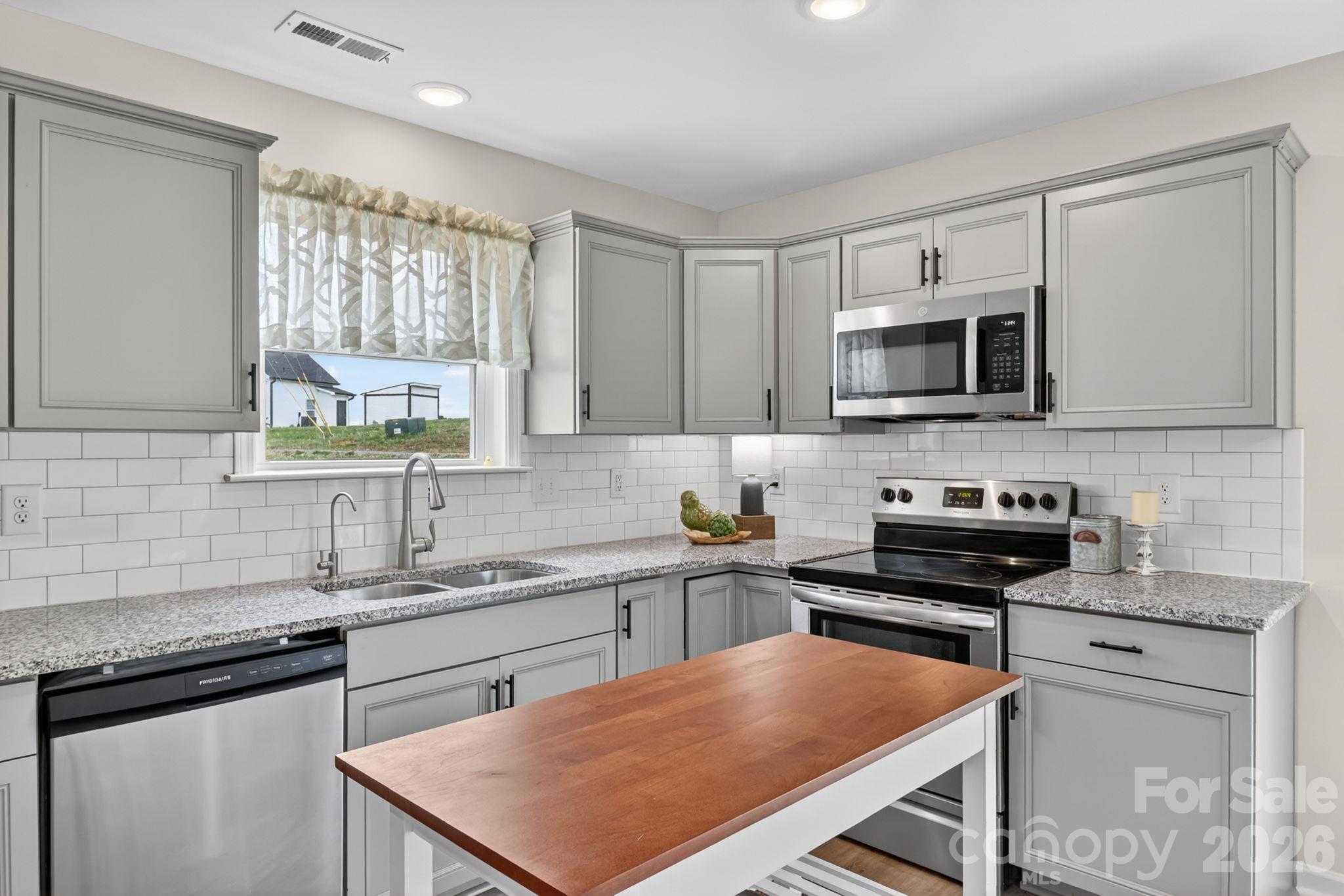 Single Family Residence at 6109 Bunn Simpson Road, Marshville, photo 13 of 33