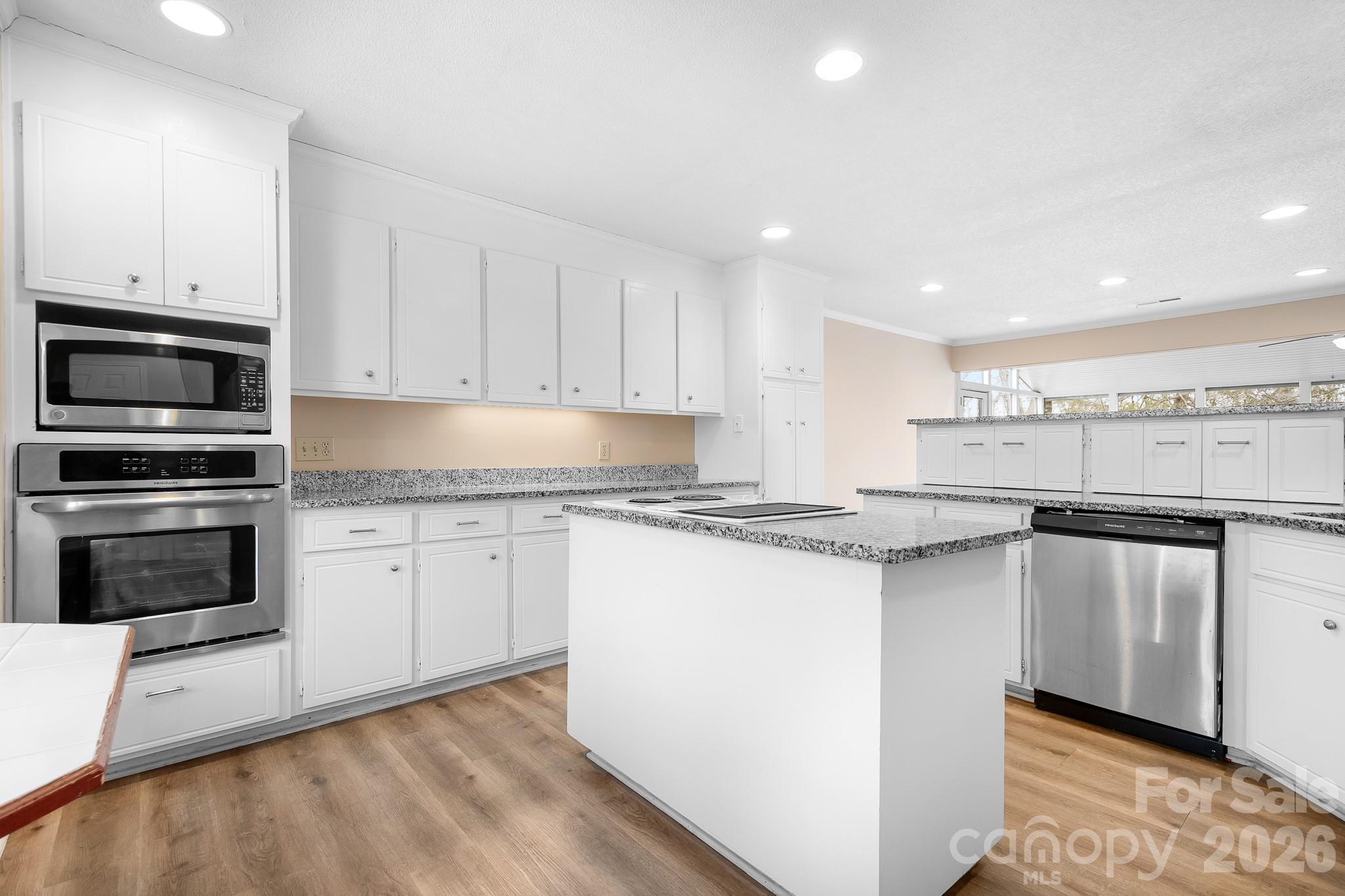 Condominium at 1126 Hanford Place NW, Concord, photo 3 of 24