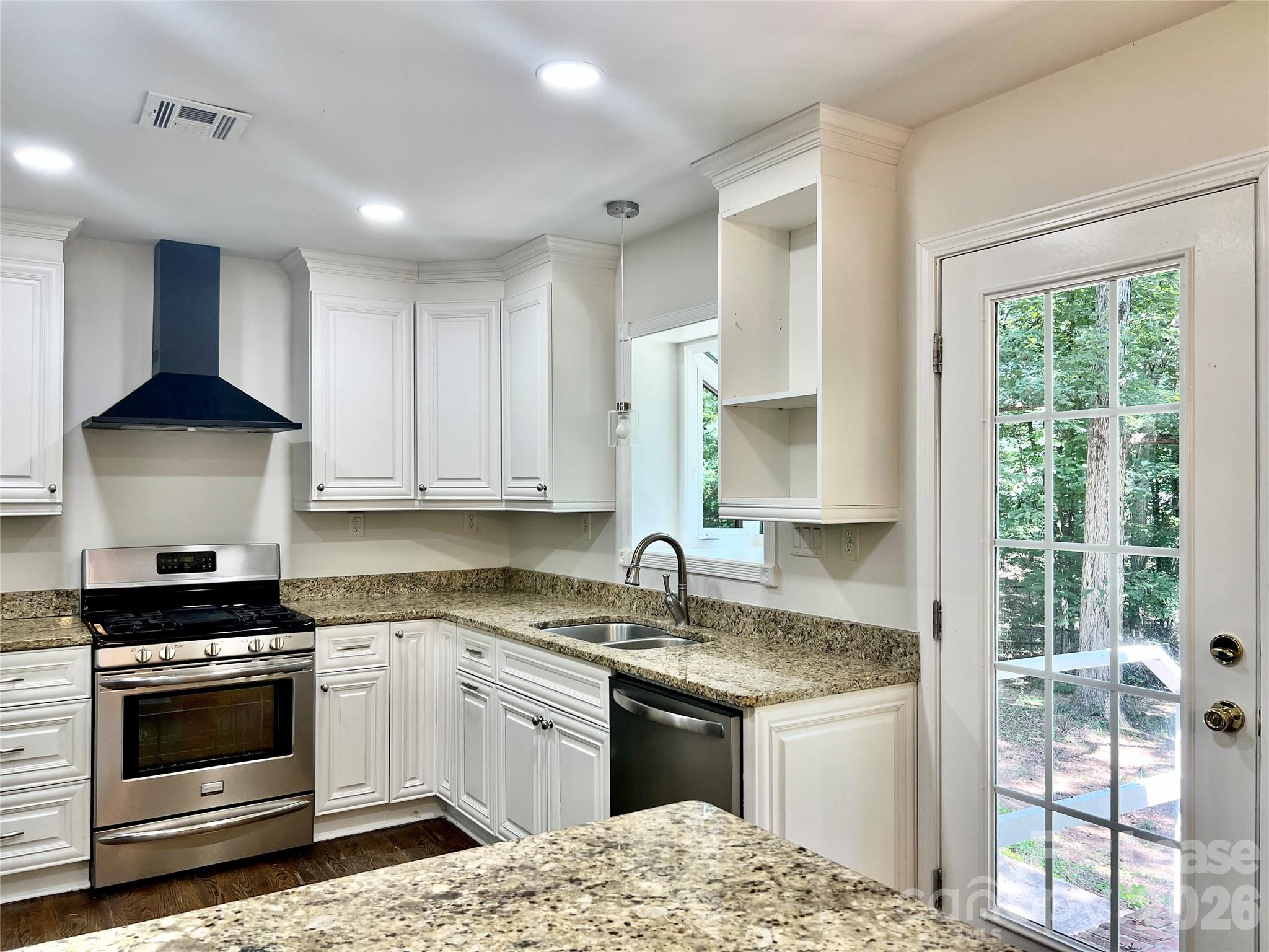 Single Family Residence at 2200 Fair Forest Drive, Matthews, photo 4 of 24