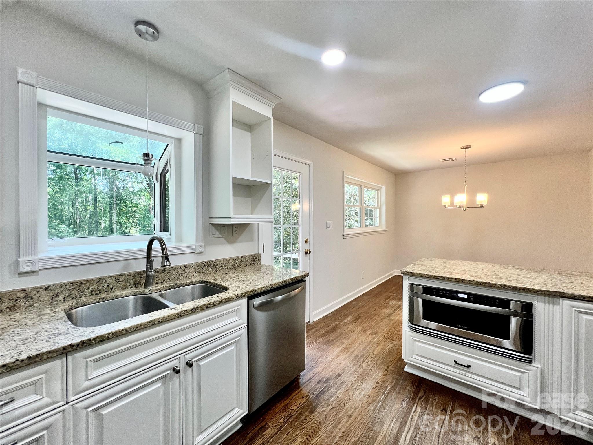 Single Family Residence at 2200 Fair Forest Drive, Matthews, photo 6 of 24