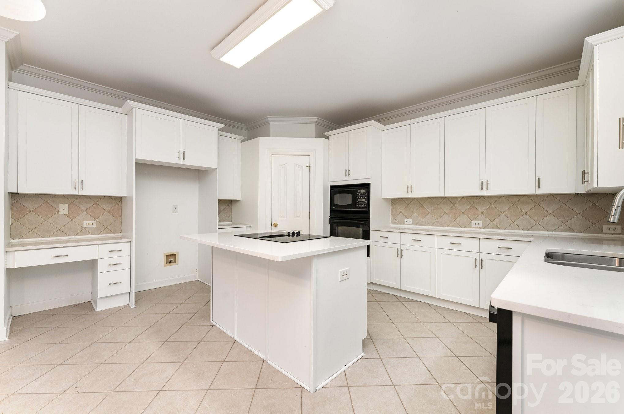 Single Family Residence at 14333 Maclauren Lane, Huntersville, photo 12 of 45