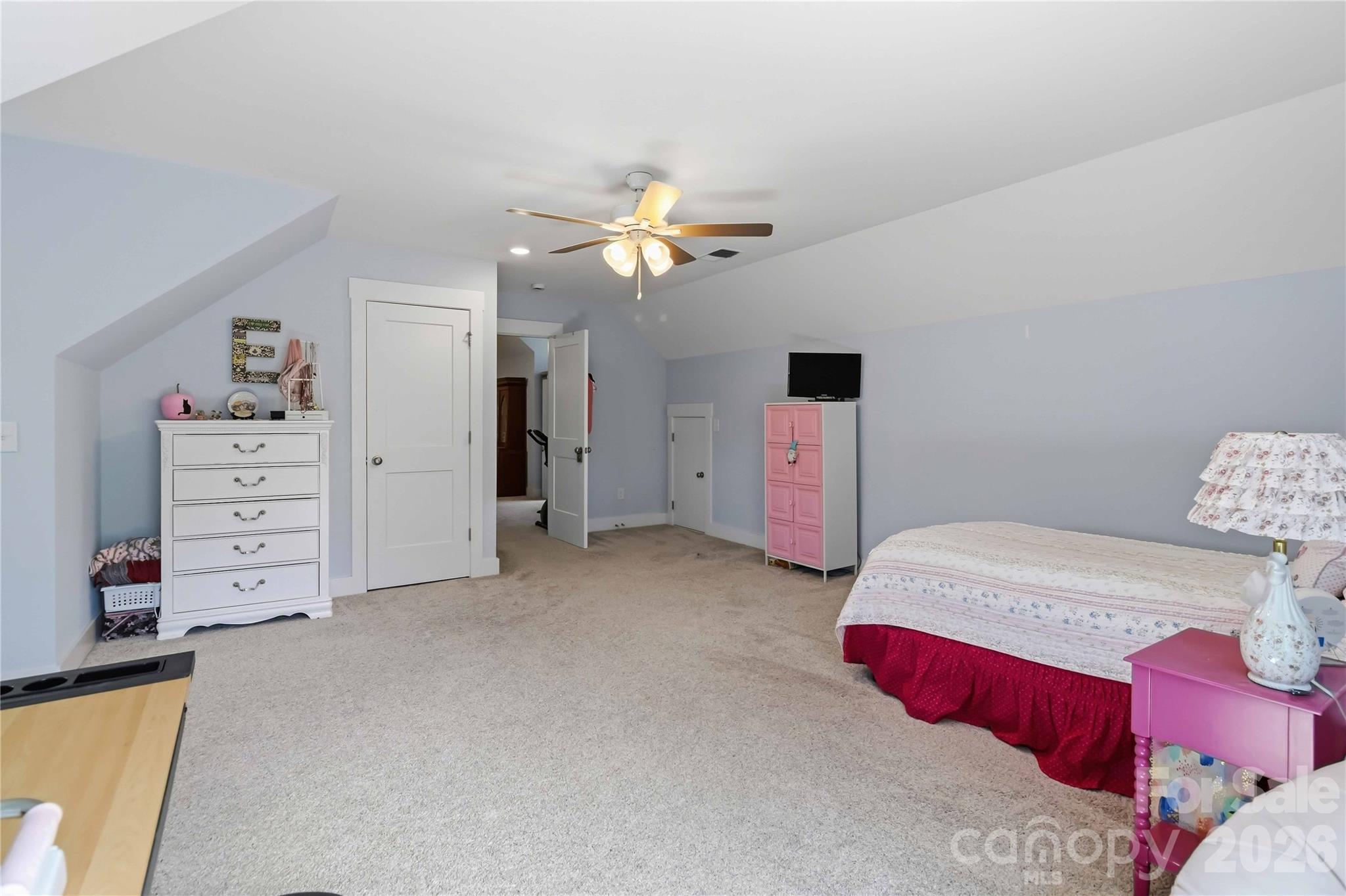 Single Family Residence at 418 Kingsburry Road, Clover, photo 36 of 42