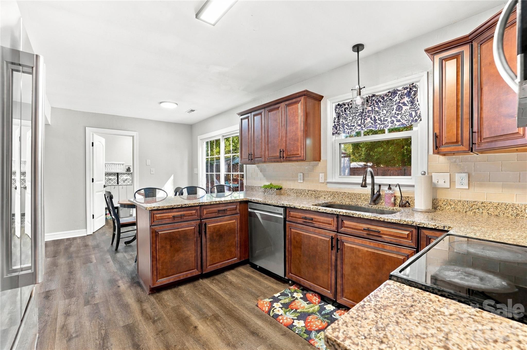 Single Family Residence at 603 Winter Wood Drive, Matthews, photo 10 of 48