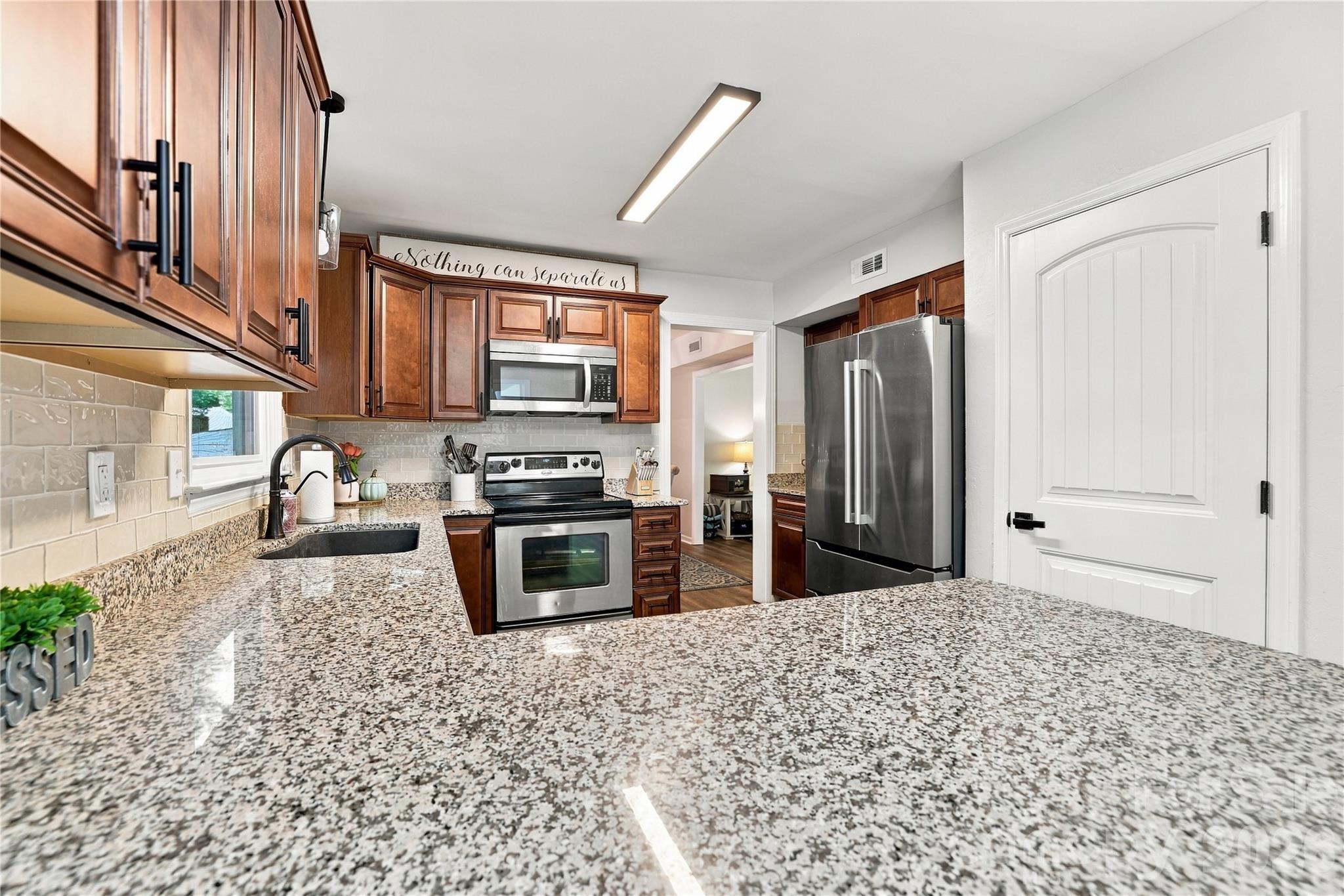 Single Family Residence at 603 Winter Wood Drive, Matthews, photo 13 of 48