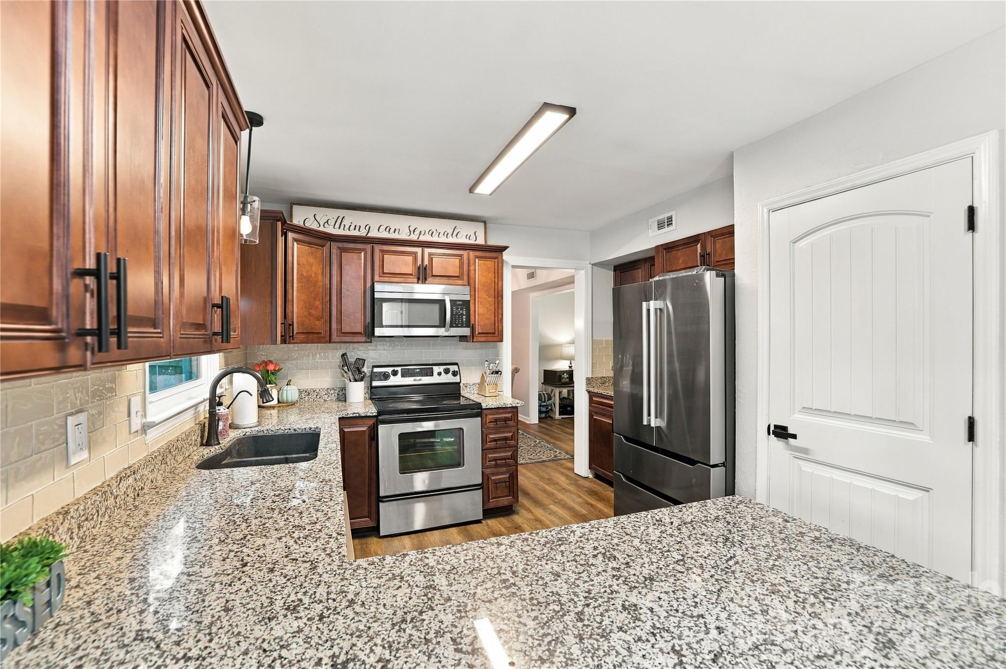 Single Family Residence at 603 Winter Wood Drive, Matthews, photo 14 of 48