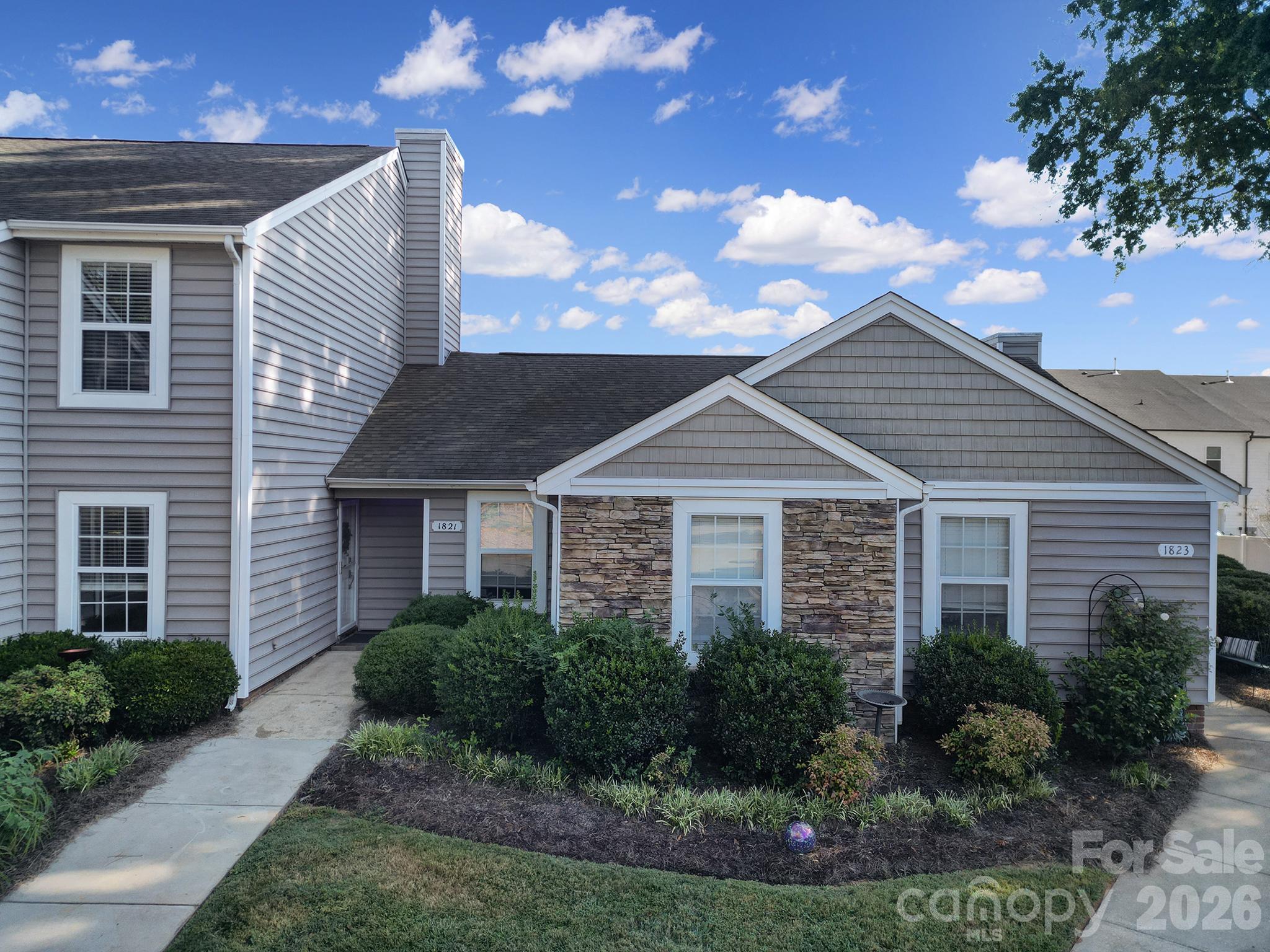 1821 Fairlawn Court