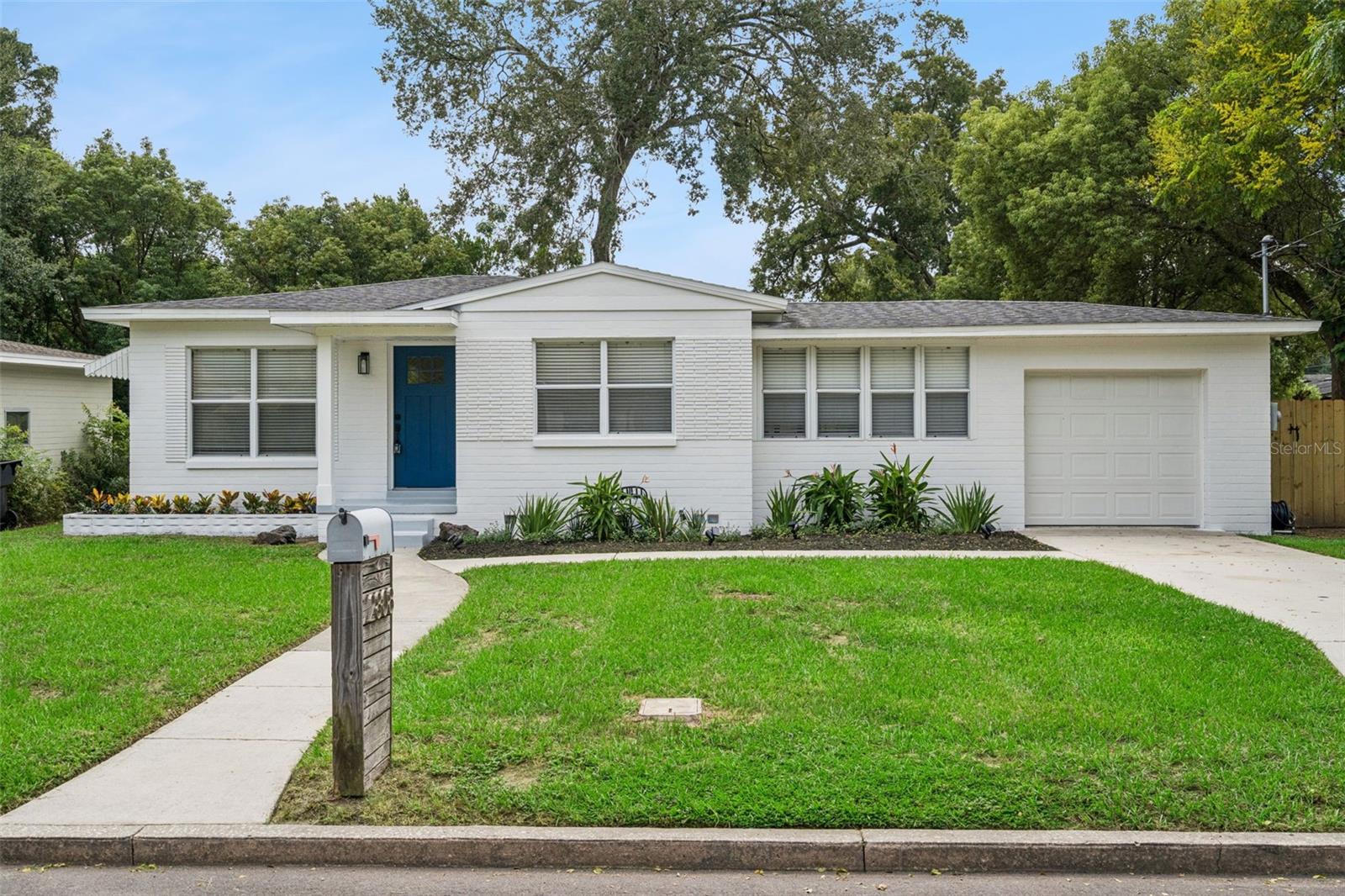 Single Family Residence at 2808 E PINE ST, ORLANDO, photo 2 of 25