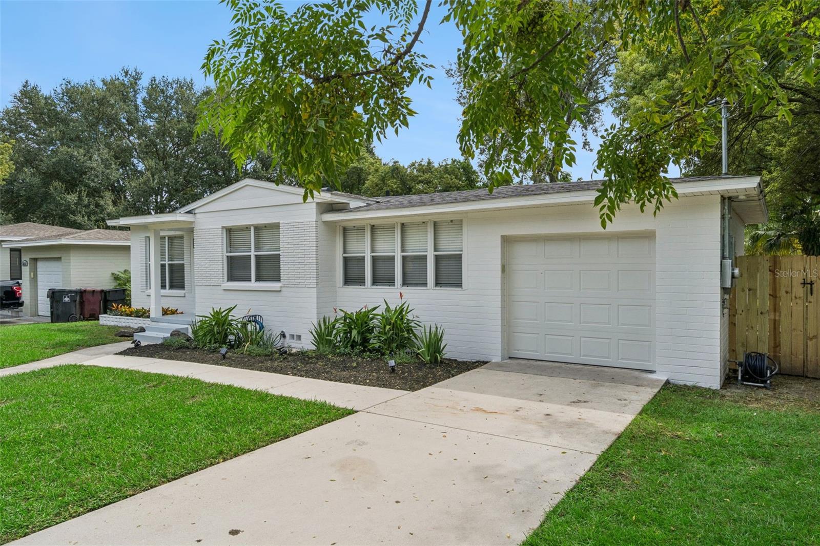 Single Family Residence at 2808 E PINE ST, ORLANDO, photo 4 of 25