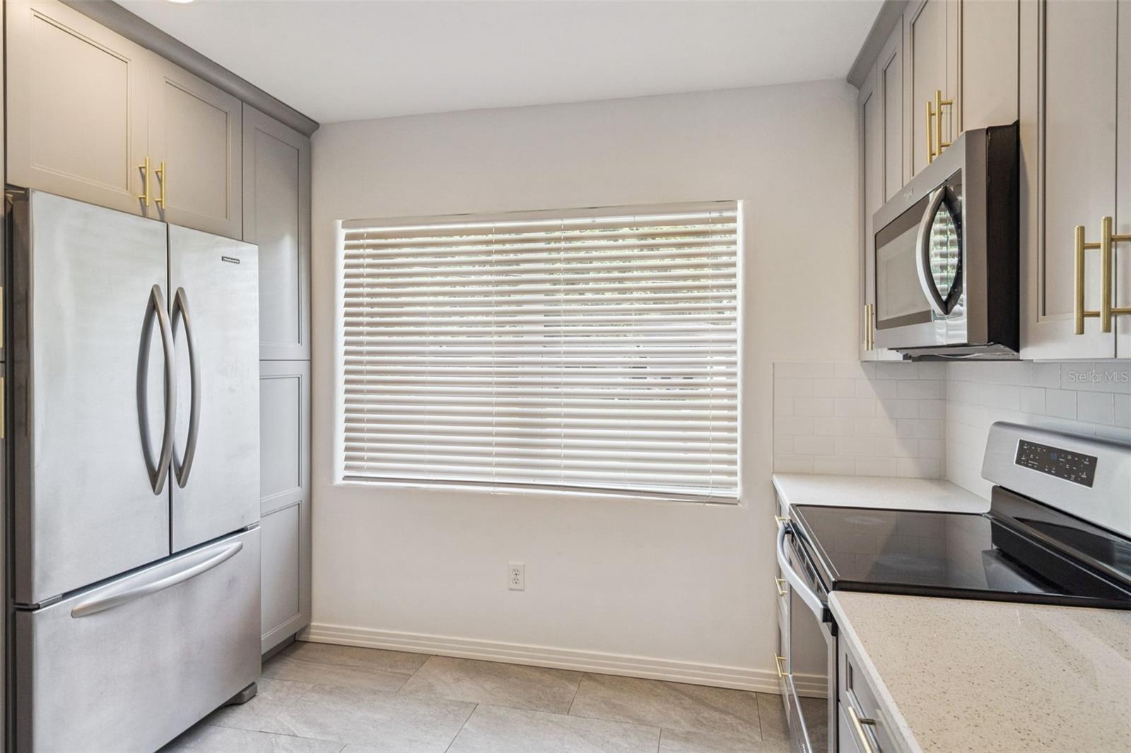 Single Family Residence at 2808 E PINE ST, ORLANDO, photo 10 of 25