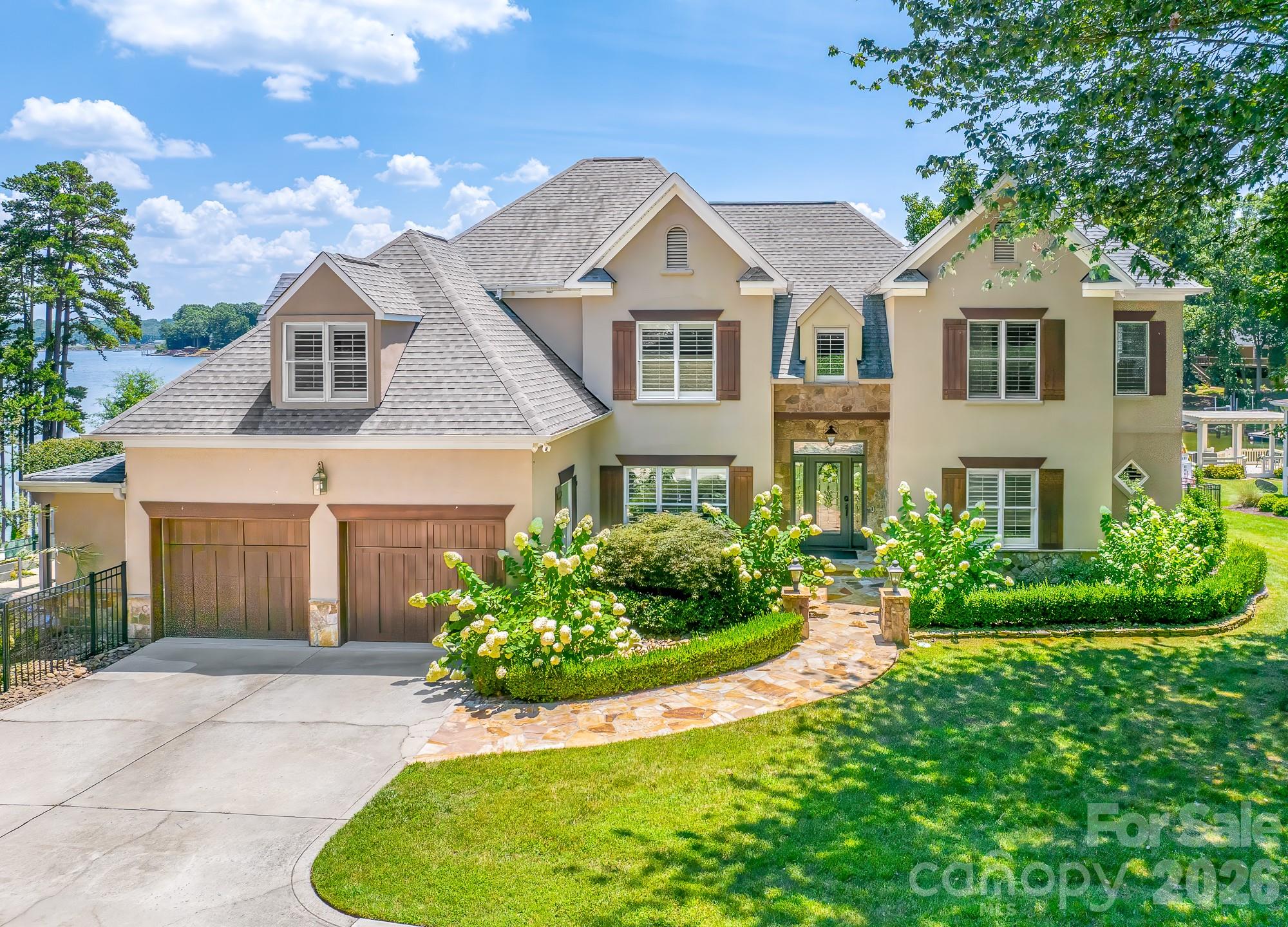 Single Family Residence at 21206 Captiva Court, Cornelius