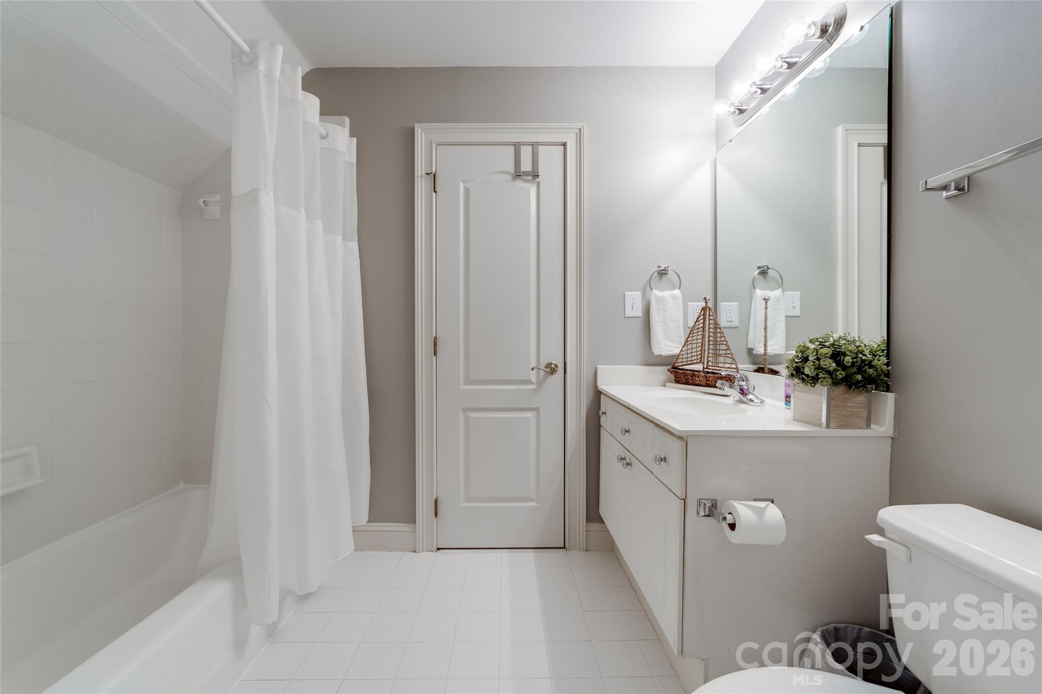 Single Family Residence at 21206 Captiva Court, Cornelius, photo 31 of 48