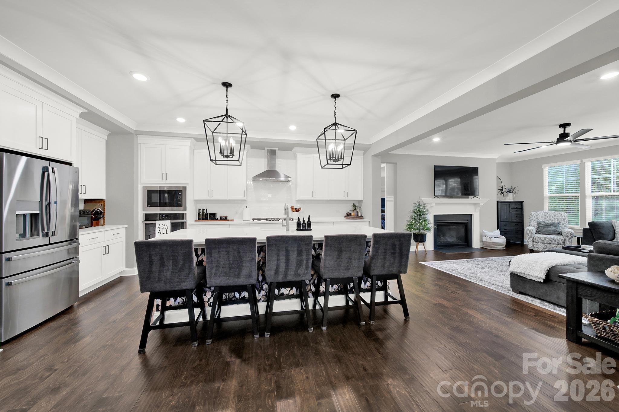 Single Family Residence at 6340 Harbor Oaks Drive, Denver, photo 7 of 47