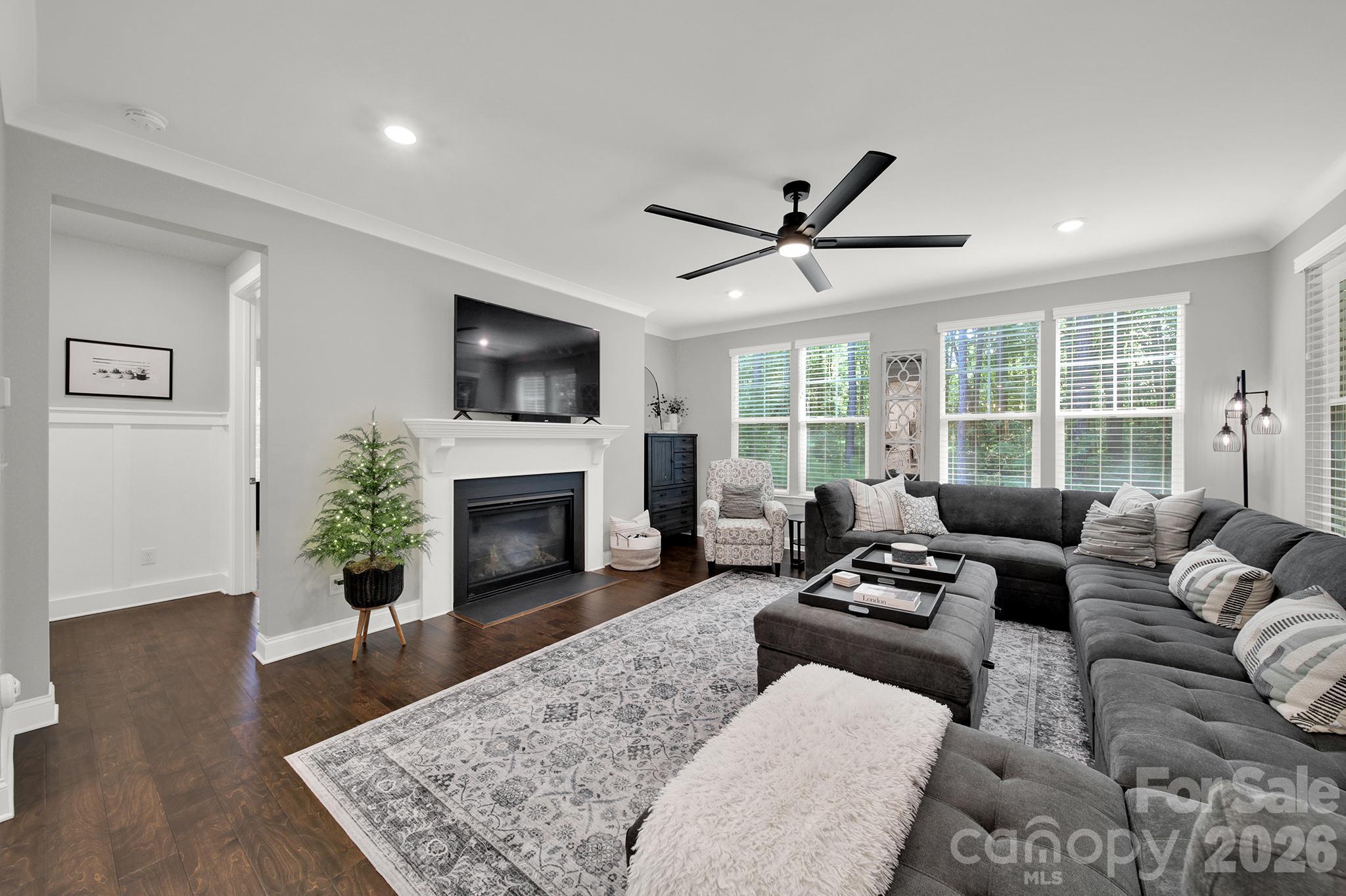 Single Family Residence at 6340 Harbor Oaks Drive, Denver, photo 12 of 47