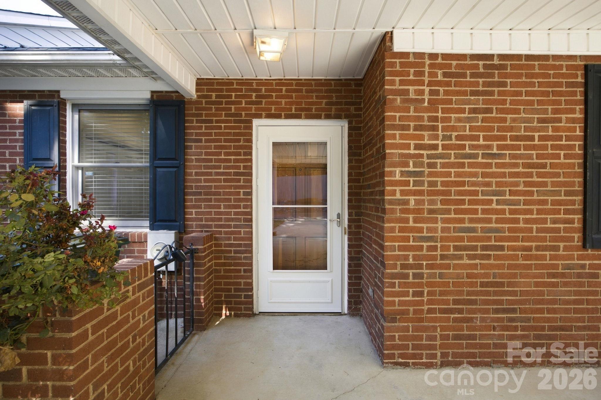 Front entry door - 19838 Oak Leaf Circle, Cornelius