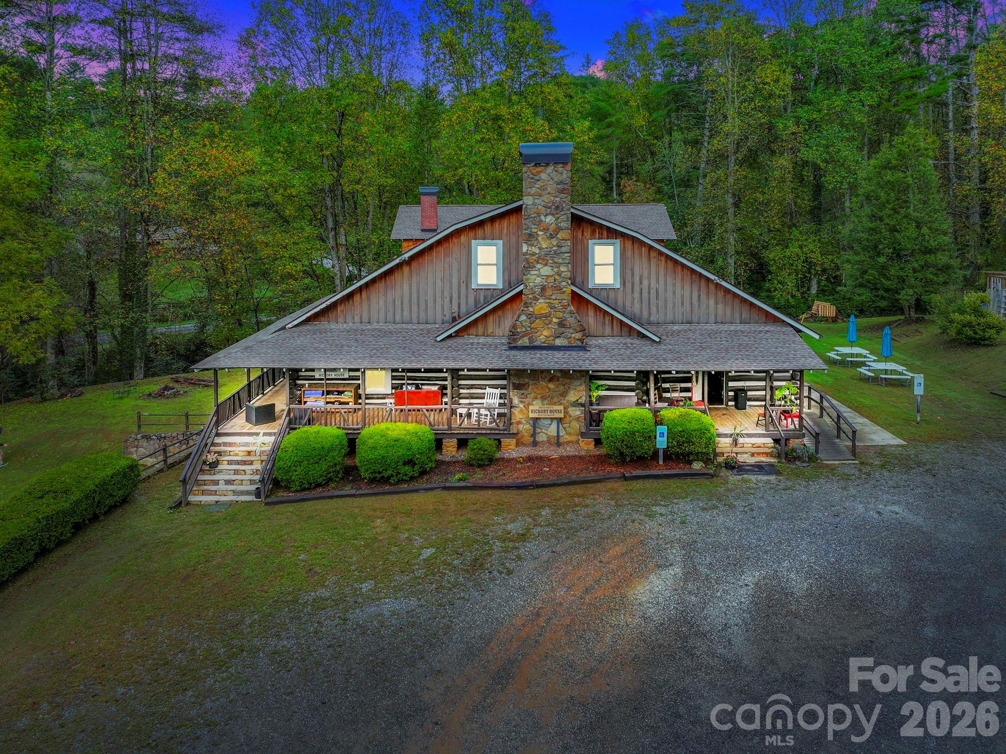 1196 N Country Club Road
