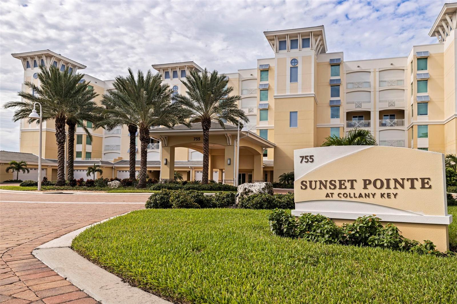 755 COLLANY RD #301