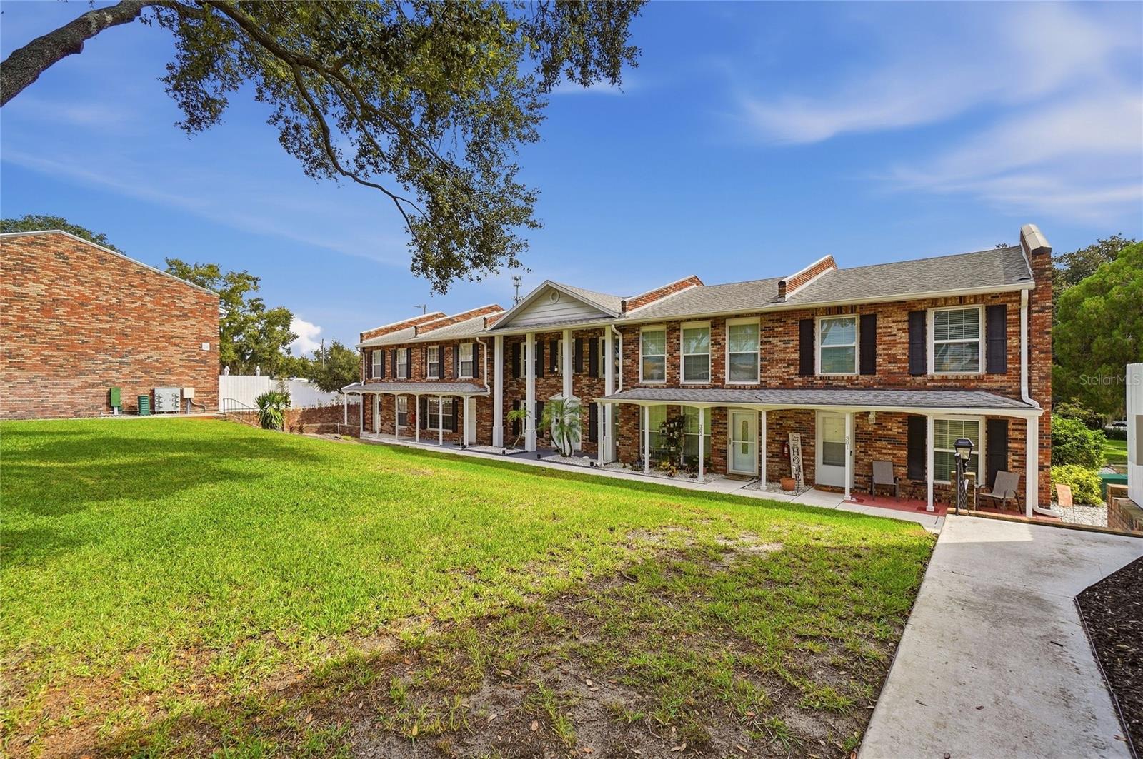 5850 CYPRESS GARDENS BLVD #303