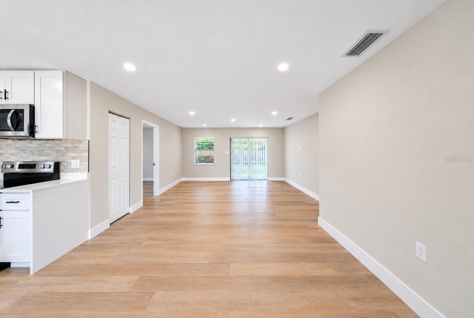 Single Family Residence at 4925 ELESE ST, ORLANDO, photo 5 of 21