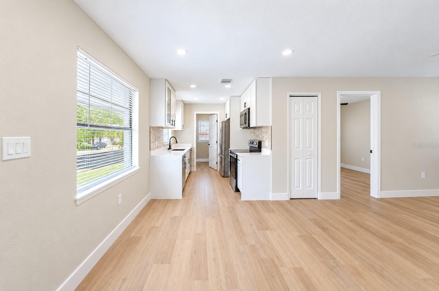 Single Family Residence at 4925 ELESE ST, ORLANDO, photo 6 of 21
