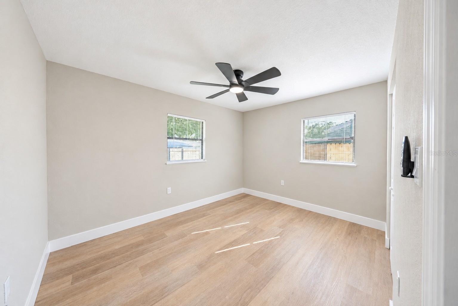 Single Family Residence at 4925 ELESE ST, ORLANDO, photo 13 of 21