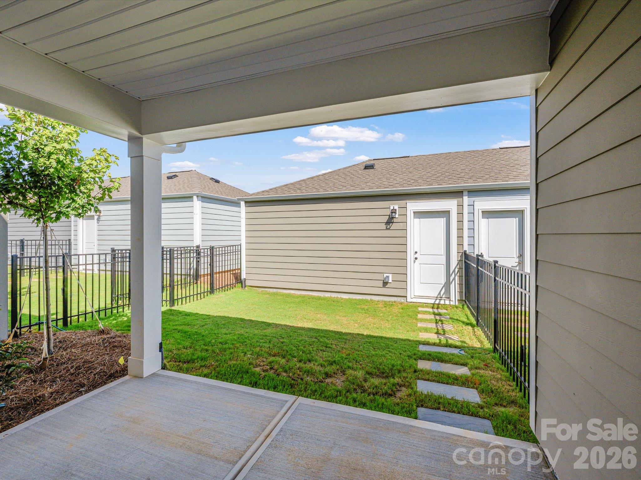 Townhouse at 10028 Mamillion Drive, Huntersville, photo 15 of 18