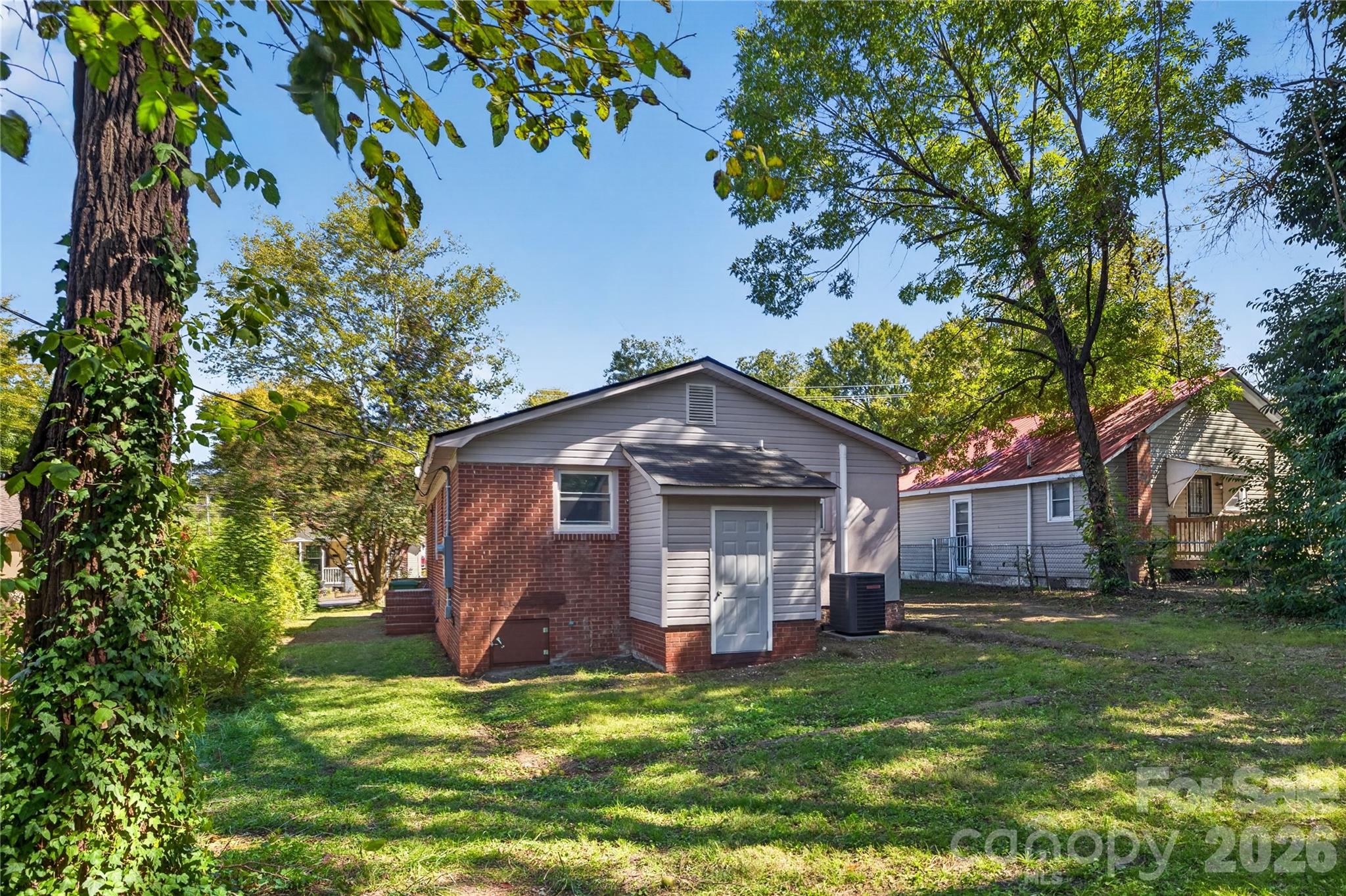 Single Family Residence at 427 Clinton Avenue, Lancaster, photo 26 of 33