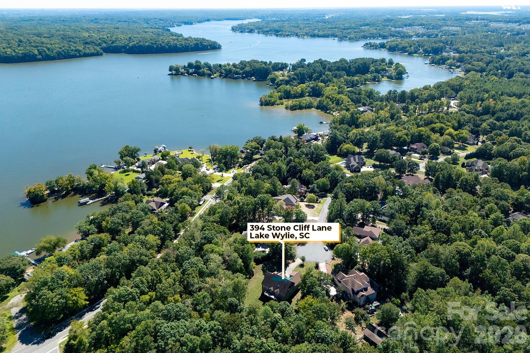 Single Family Residence at 394 Stone Cliff Lane, Lake Wylie, photo 4 of 43