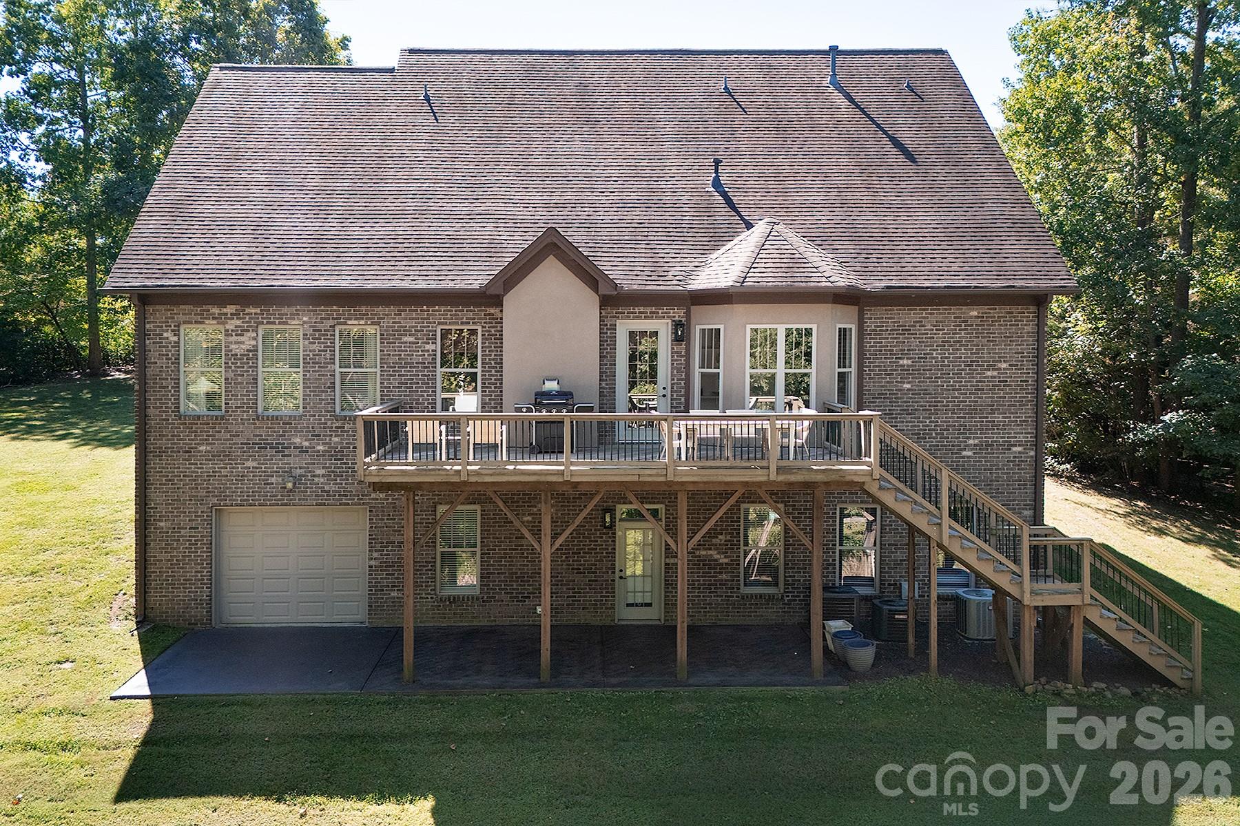 Single Family Residence at 394 Stone Cliff Lane, Lake Wylie, photo 32 of 43